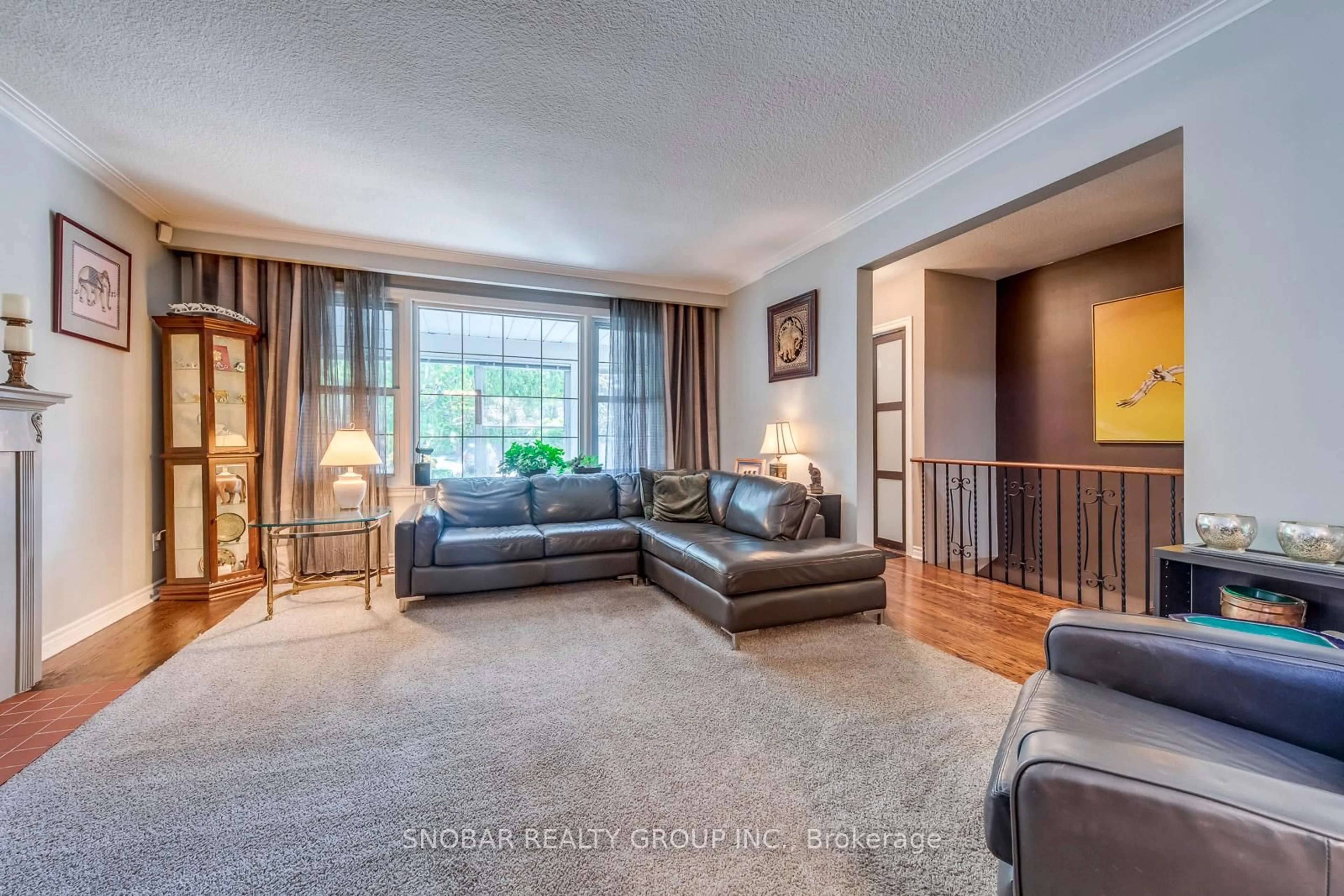Living room with furniture, unknown for 19 Deanewood Cres, Toronto Ontario M9B 3A9