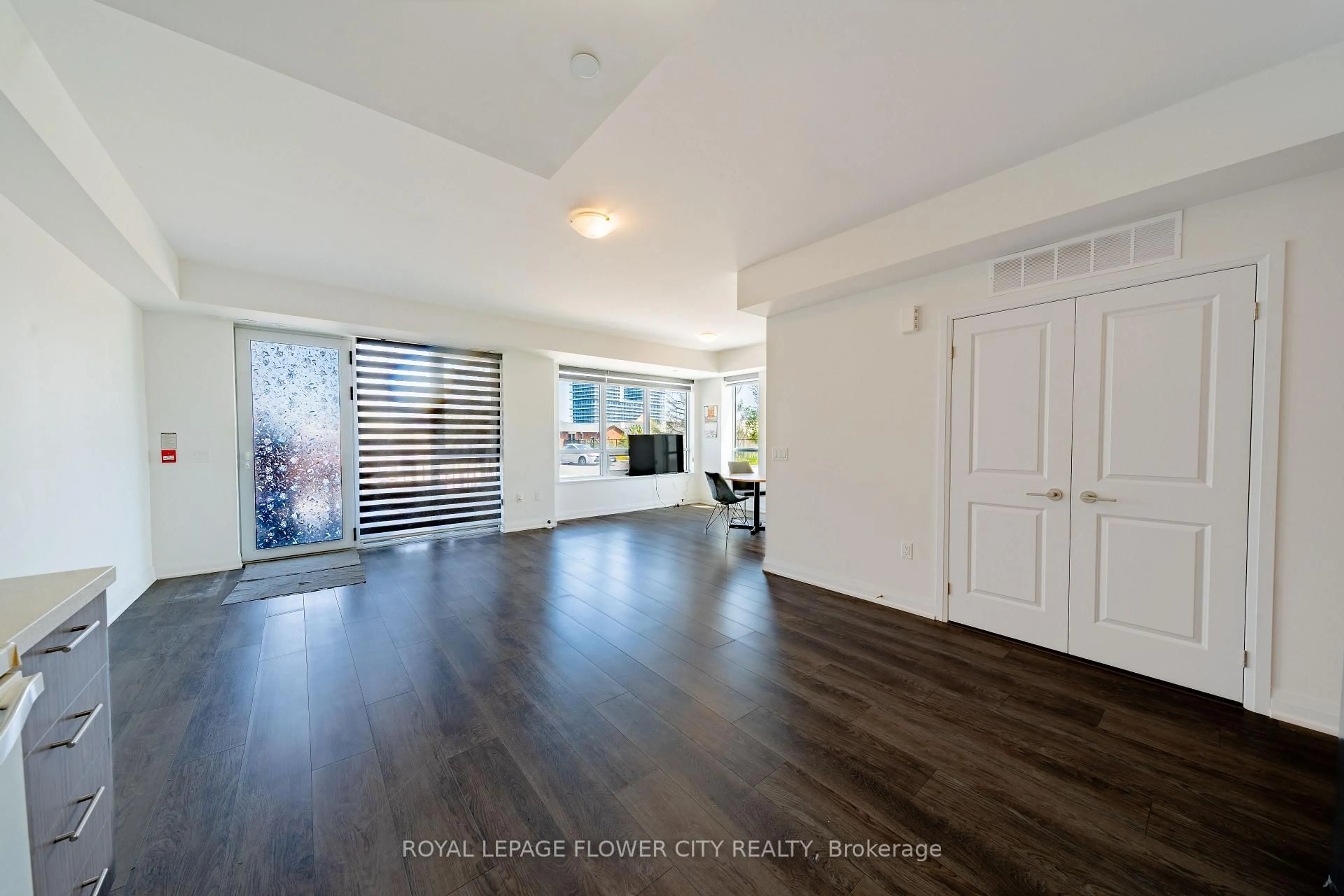 Indoor entryway for 65 Attmar Dr #149, Brampton Ontario L6P 0Y6