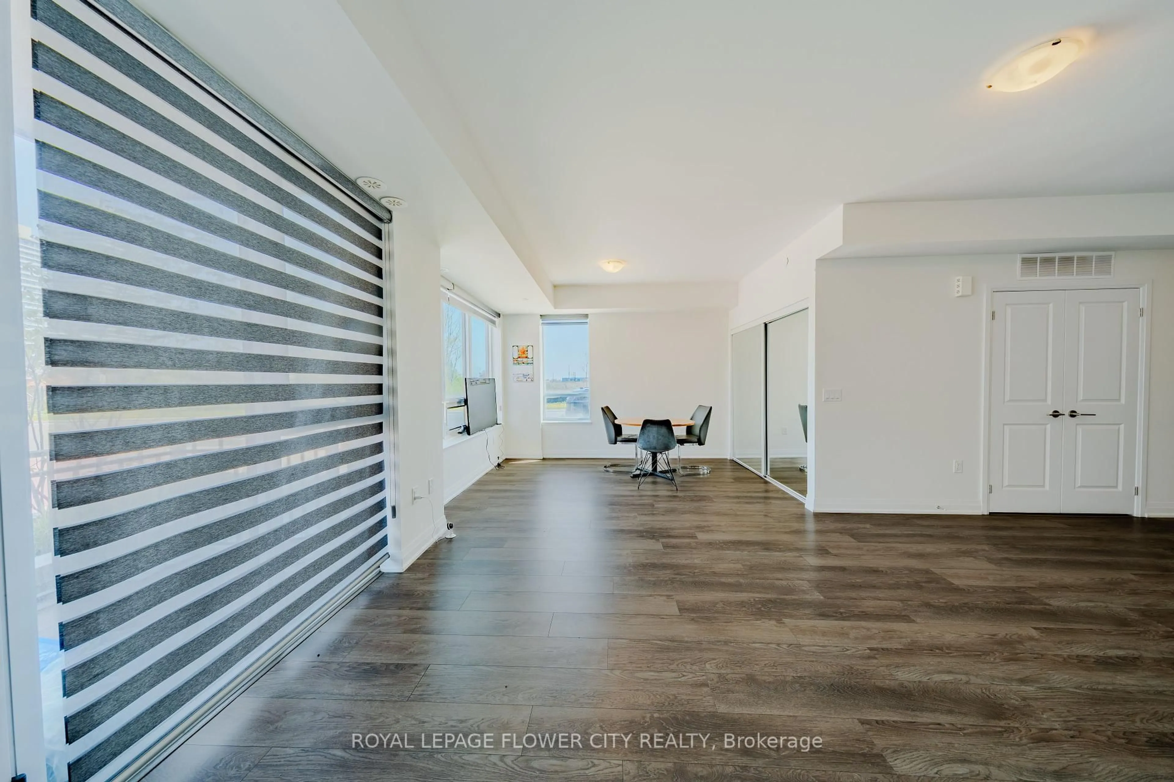 Indoor foyer for 65 Attmar Dr #149, Brampton Ontario L6P 0Y6