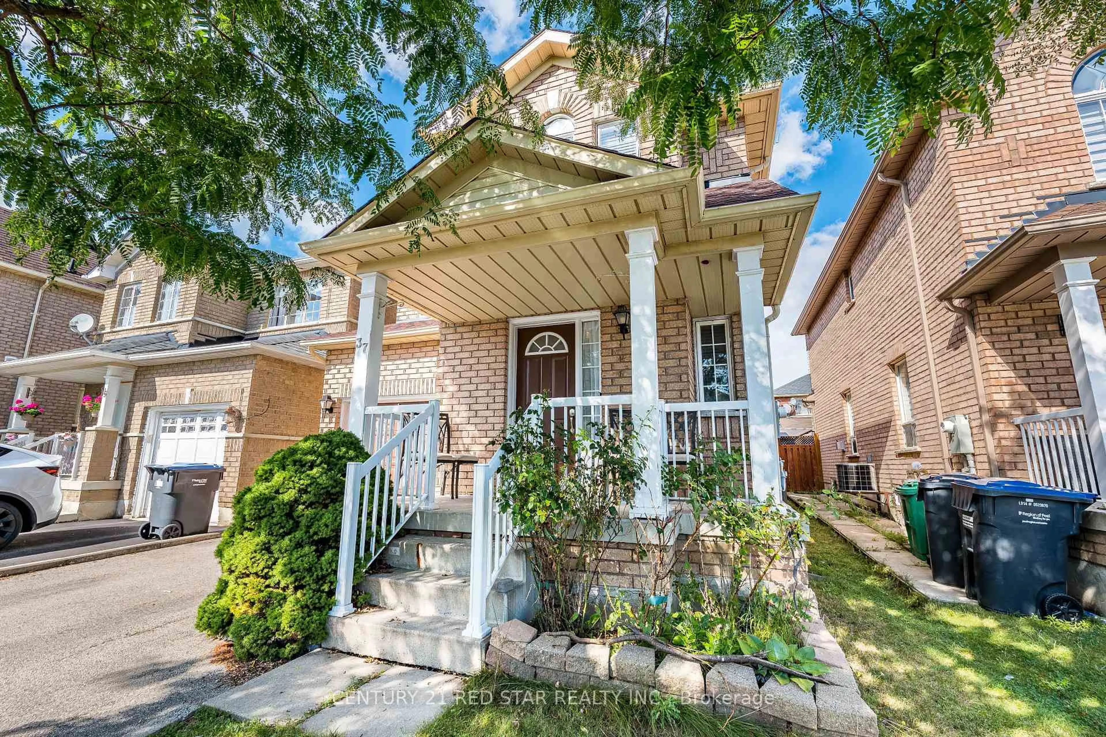 Home with brick exterior material, street for 37 Oakmeadow Dr, Brampton Ontario L7A 2M1