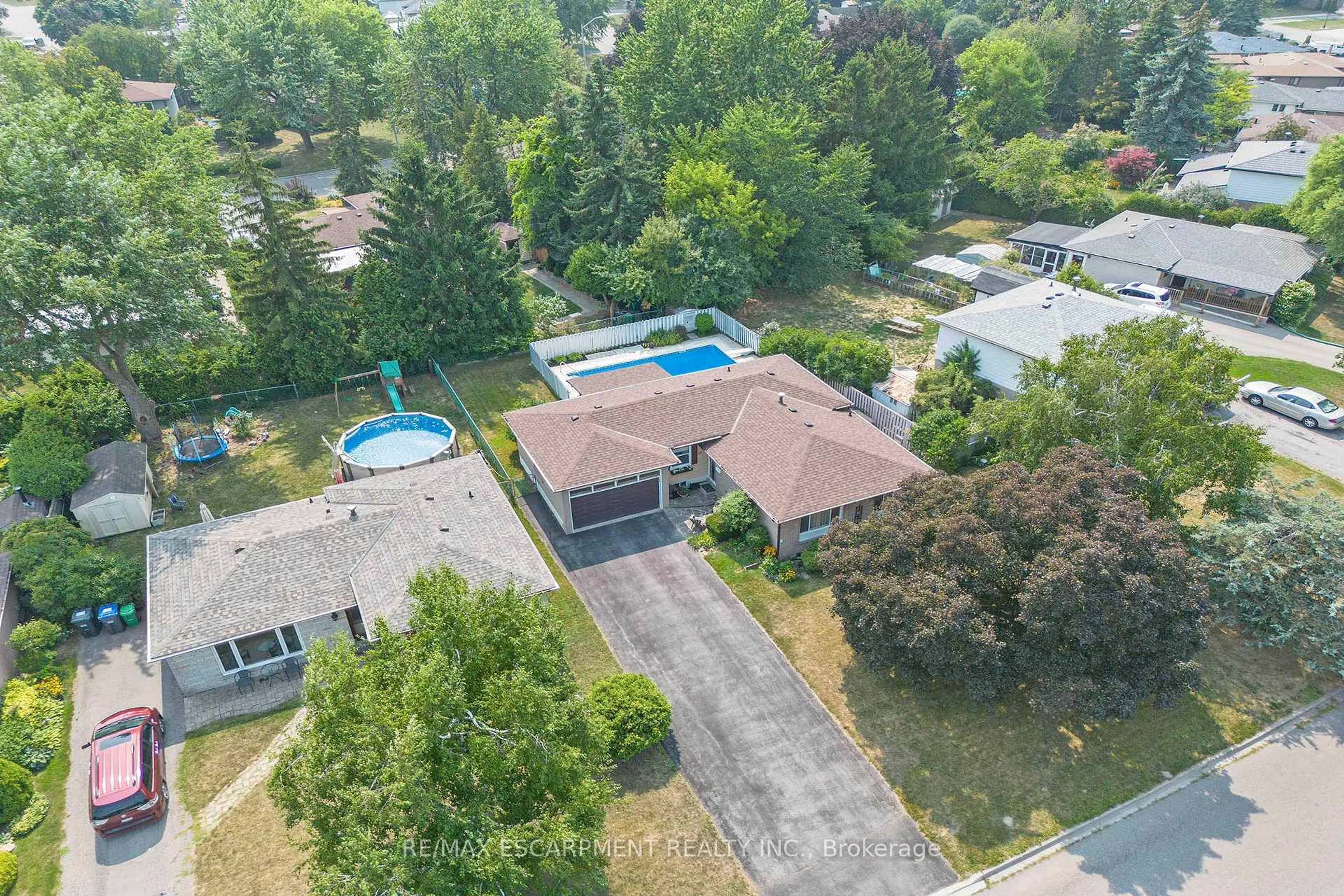 A pic from outside/outdoor area/front of a property/back of a property/a pic from drone, unknown for 45 Dunblaine Cres, Brampton Ontario L6T 3H1