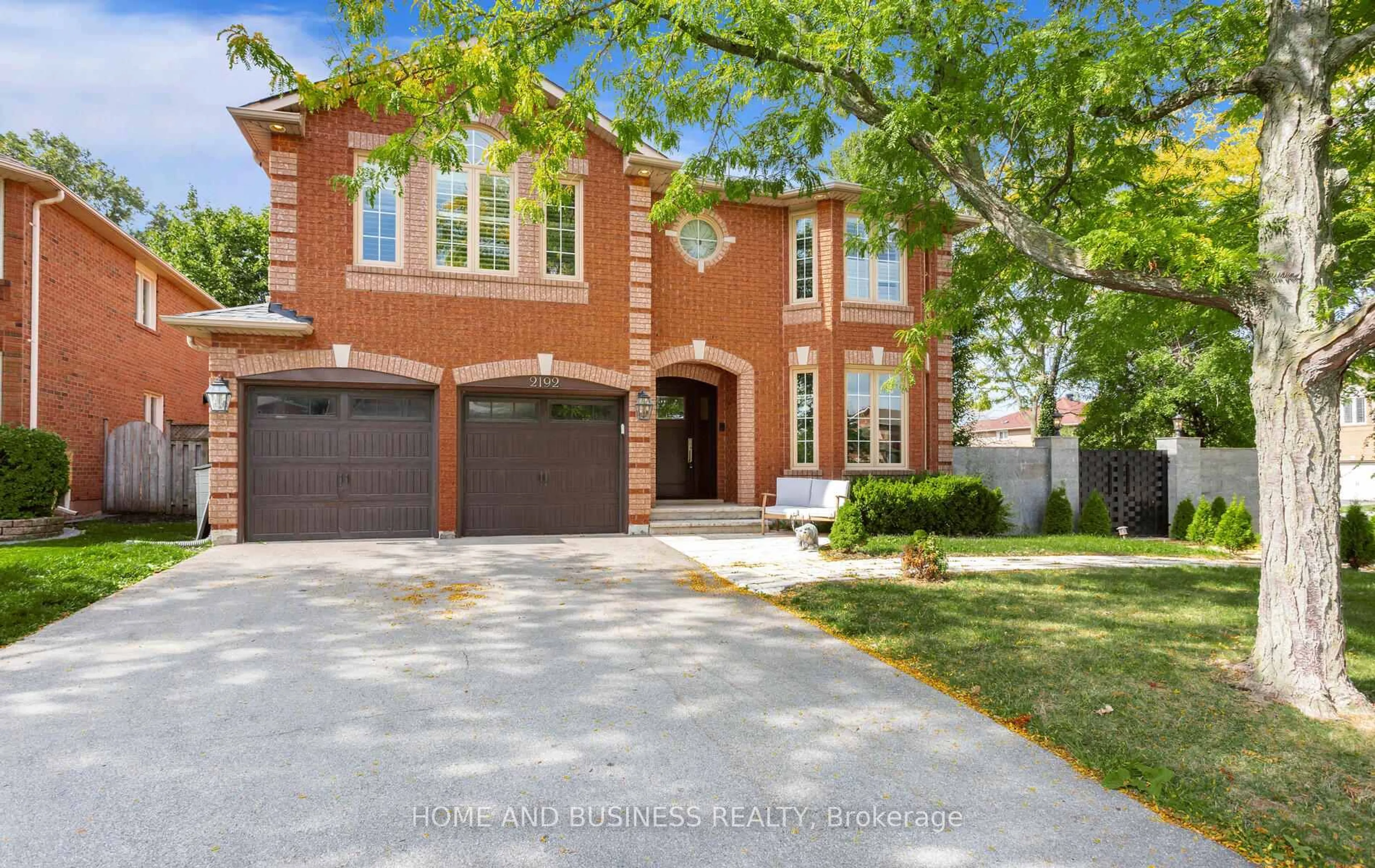 Home with brick exterior material, street for 2192 Oakmead Blvd, Oakville Ontario L6H 6B4