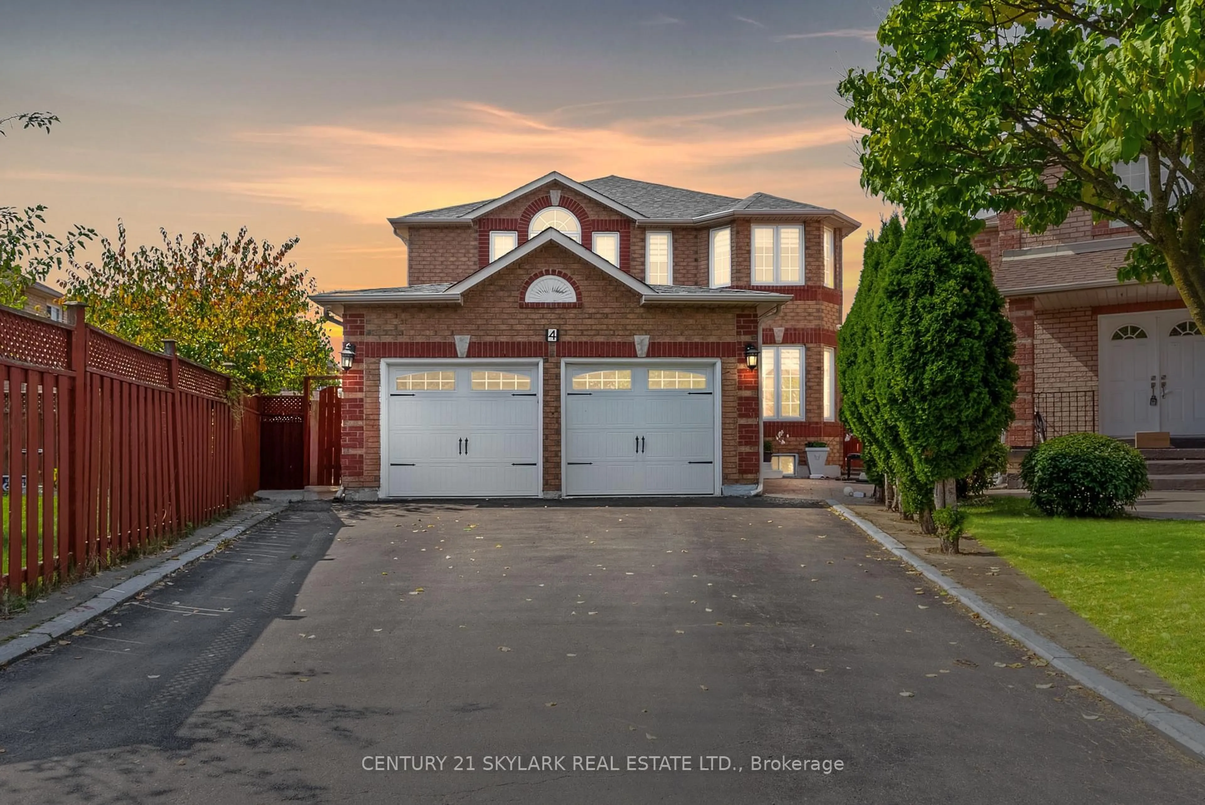 Unknown for 4 Moonstone Crt, Brampton Ontario L6Y 4Z8