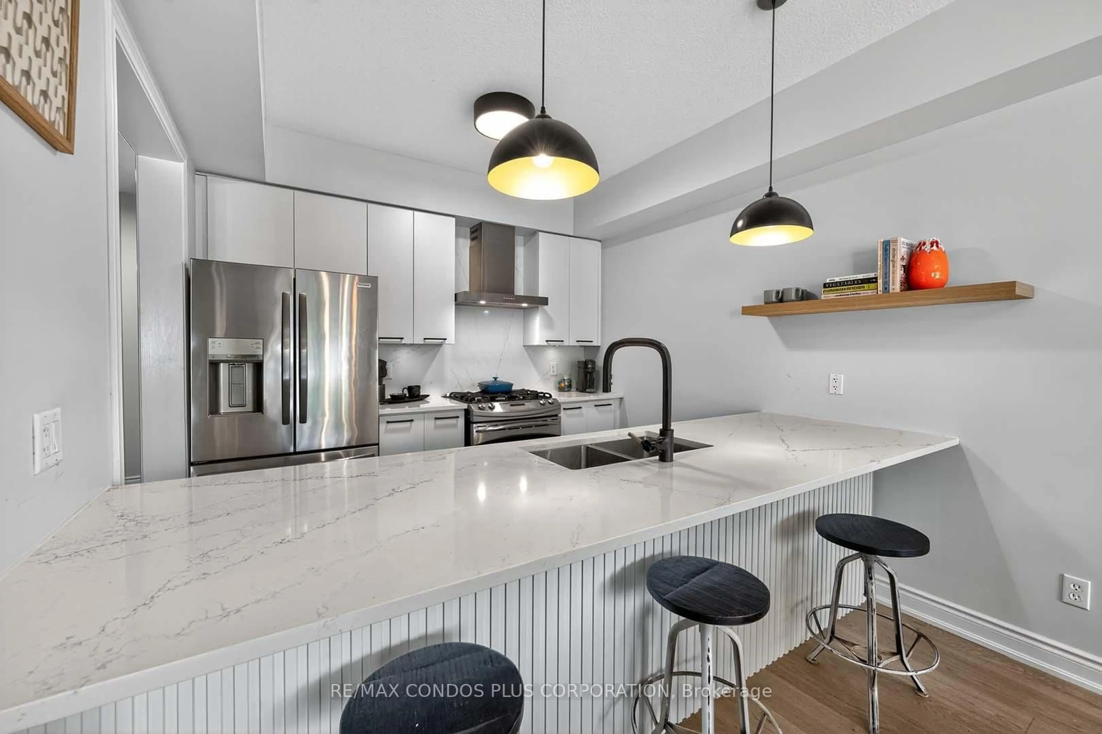 Contemporary kitchen, unknown for 1491 Plains Rd #4, Burlington Ontario L7T 4H1