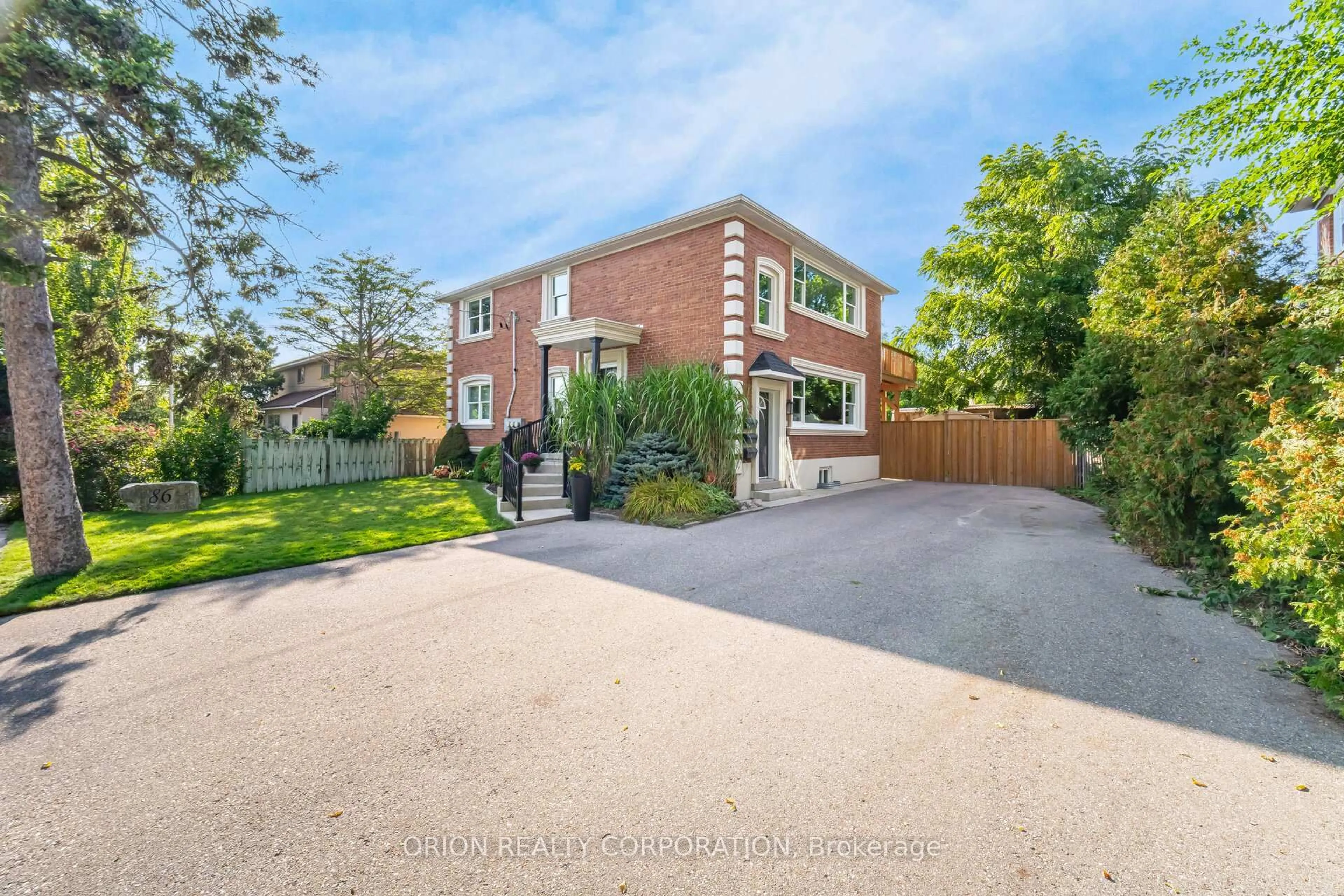 Home with brick exterior material, street for 86 Park St, Mississauga Ontario L5H 1L3