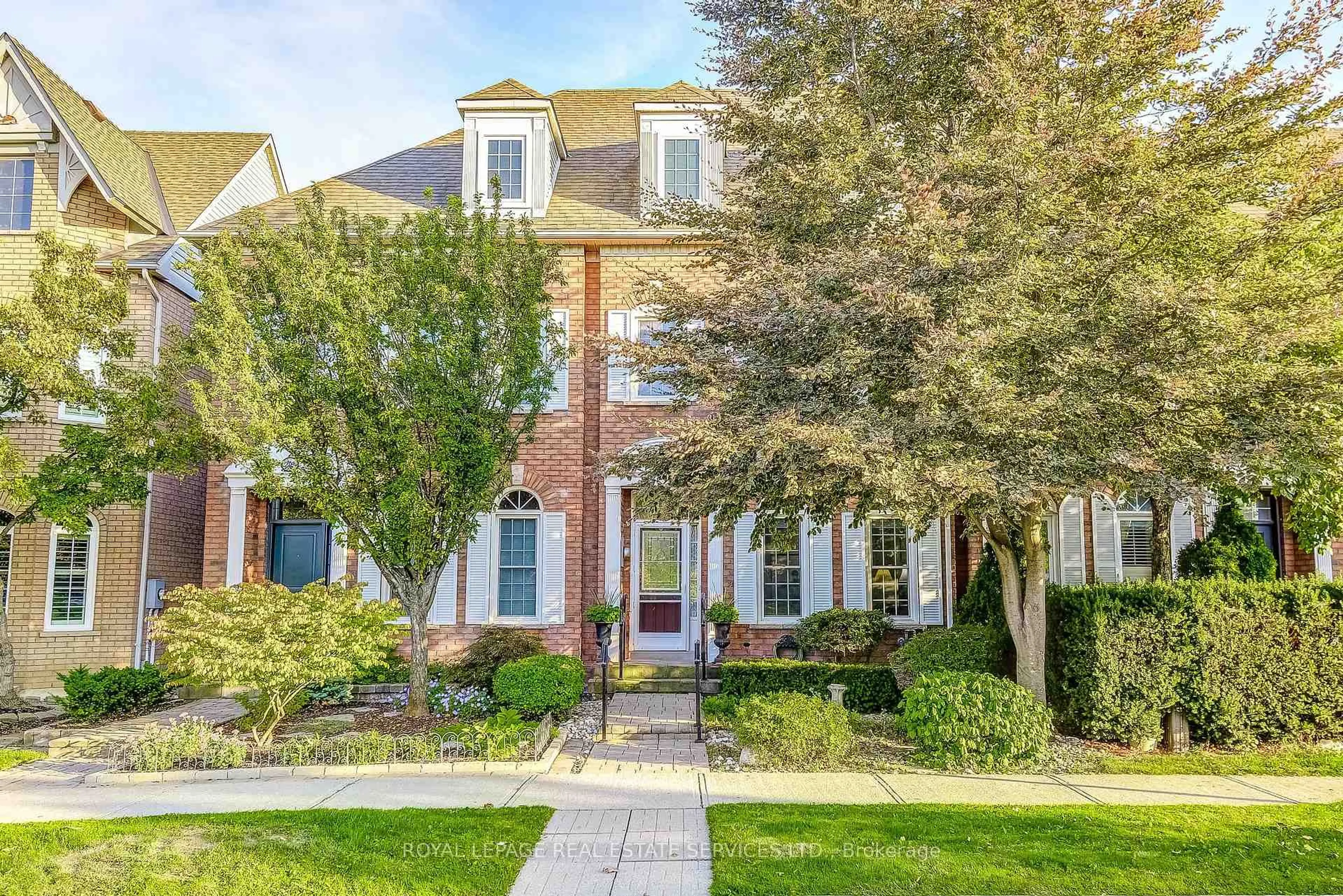Home with brick exterior material, street for 200 Glenashton Dr, Oakville Ontario L6H 6H6