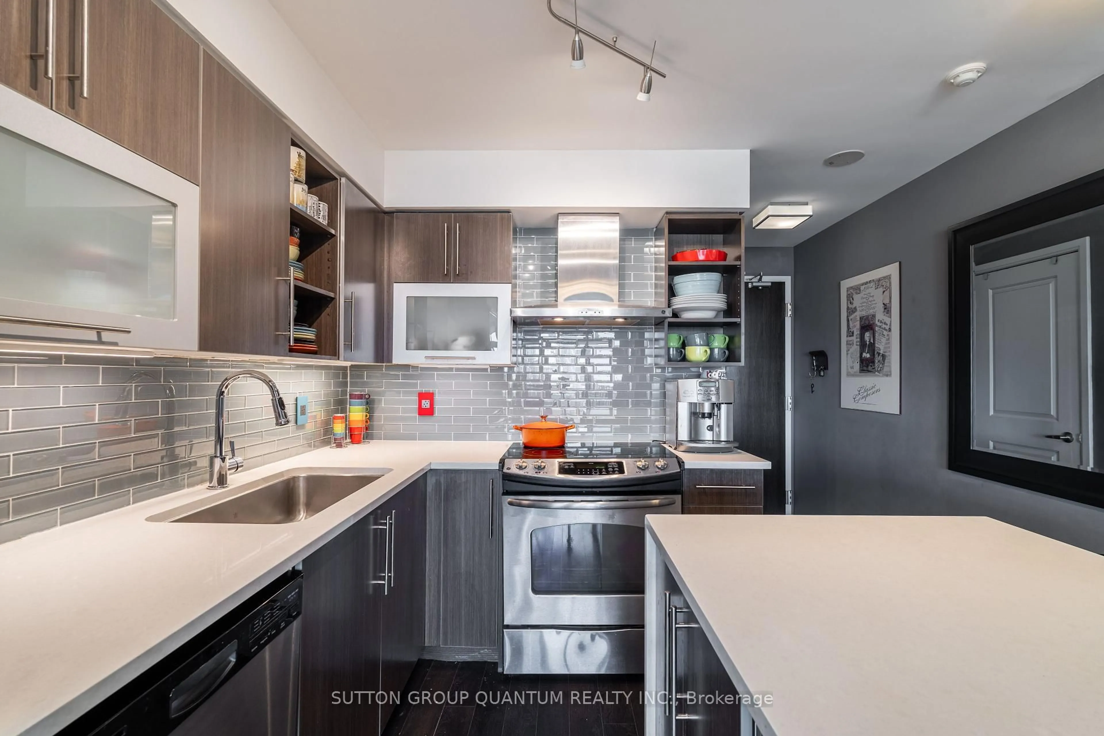 Contemporary kitchen, unknown for 1 Michael Power Pl #LPH 07, Toronto Ontario M9A 0A1