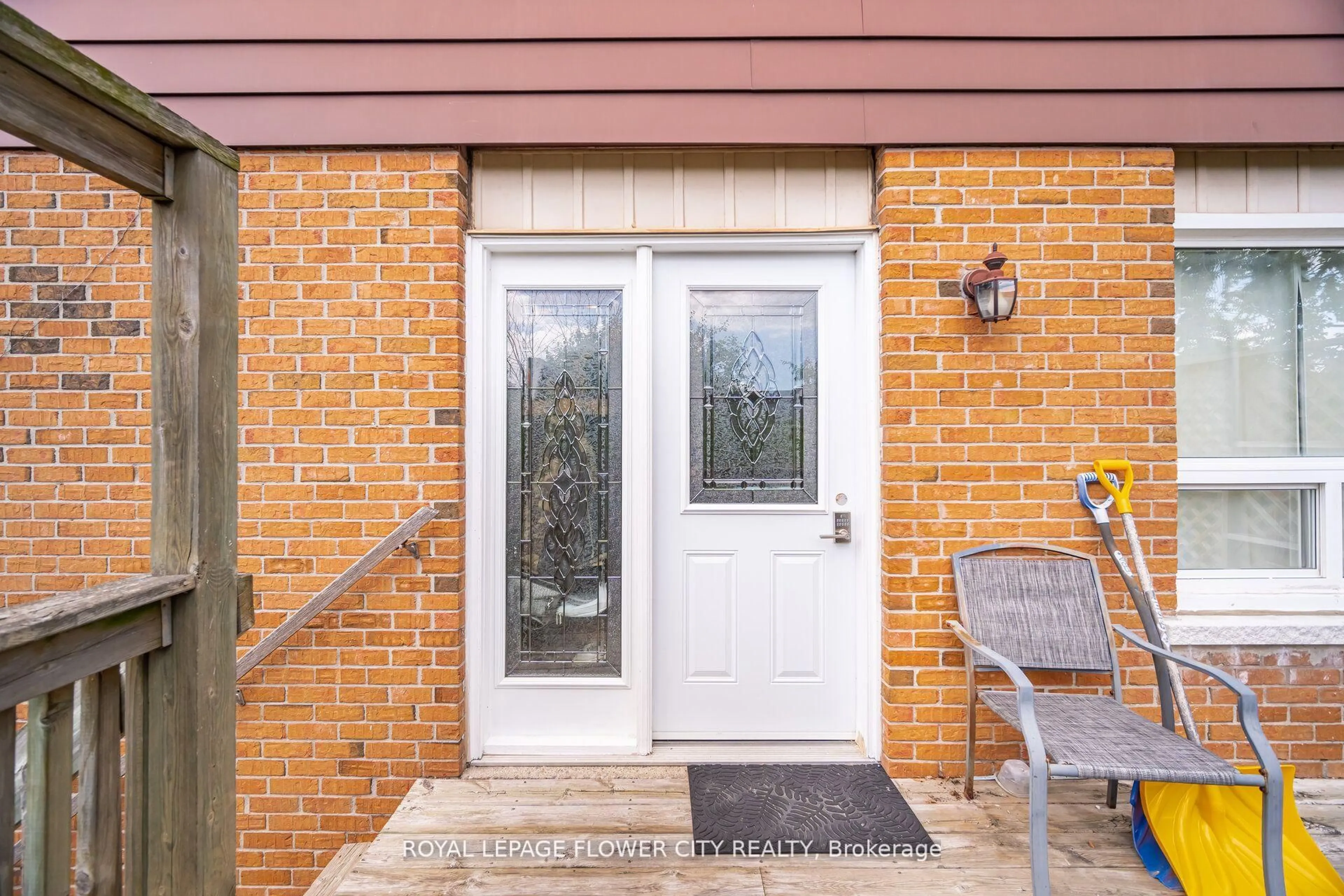 Home with brick exterior material, street for 376 Hansen Rd, Brampton Ontario L6V 3P7