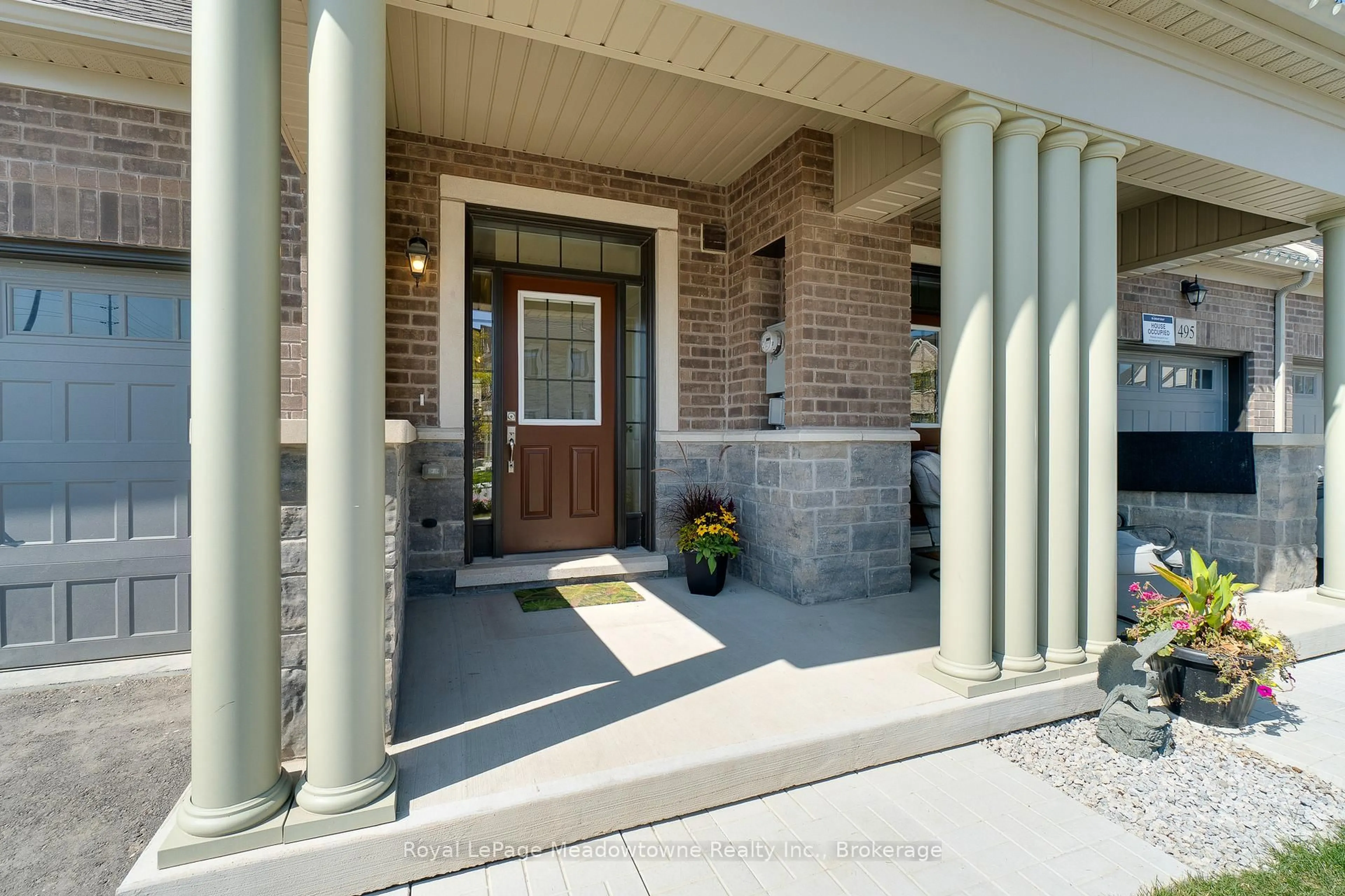 Indoor entryway for 497 Celandine Terr, Milton Ontario L9E 1T8