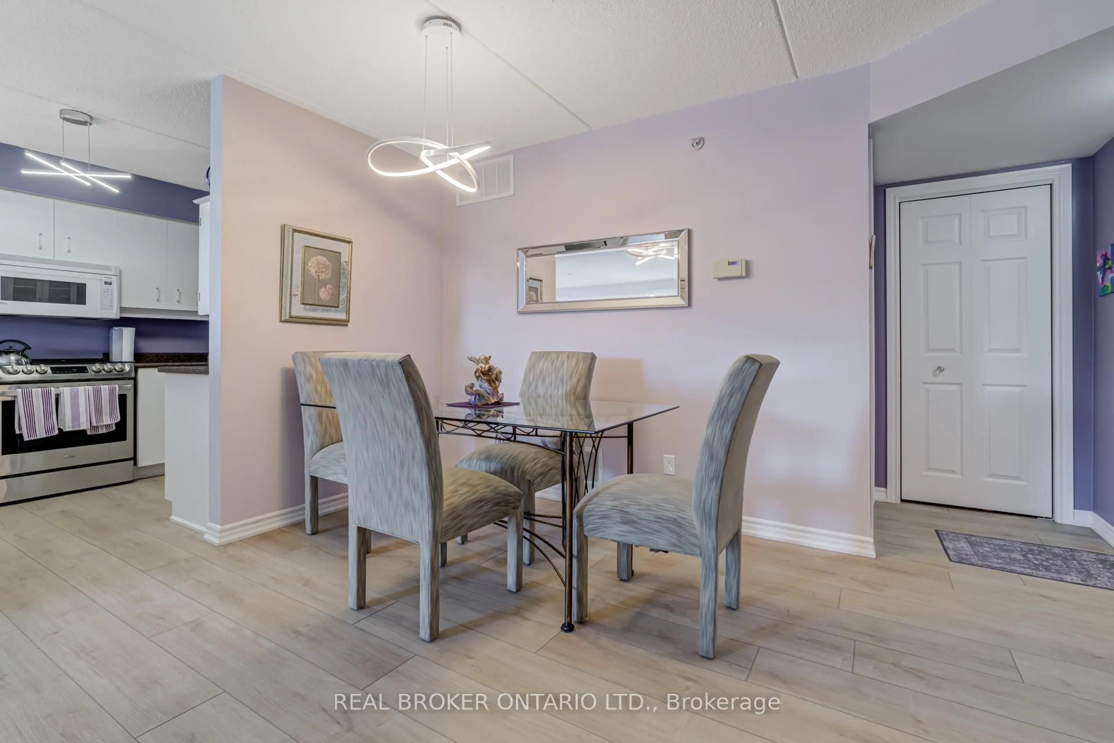 Dining room, unknown for 1460 Bishops Gate #313, Oakville Ontario L6M 4N5