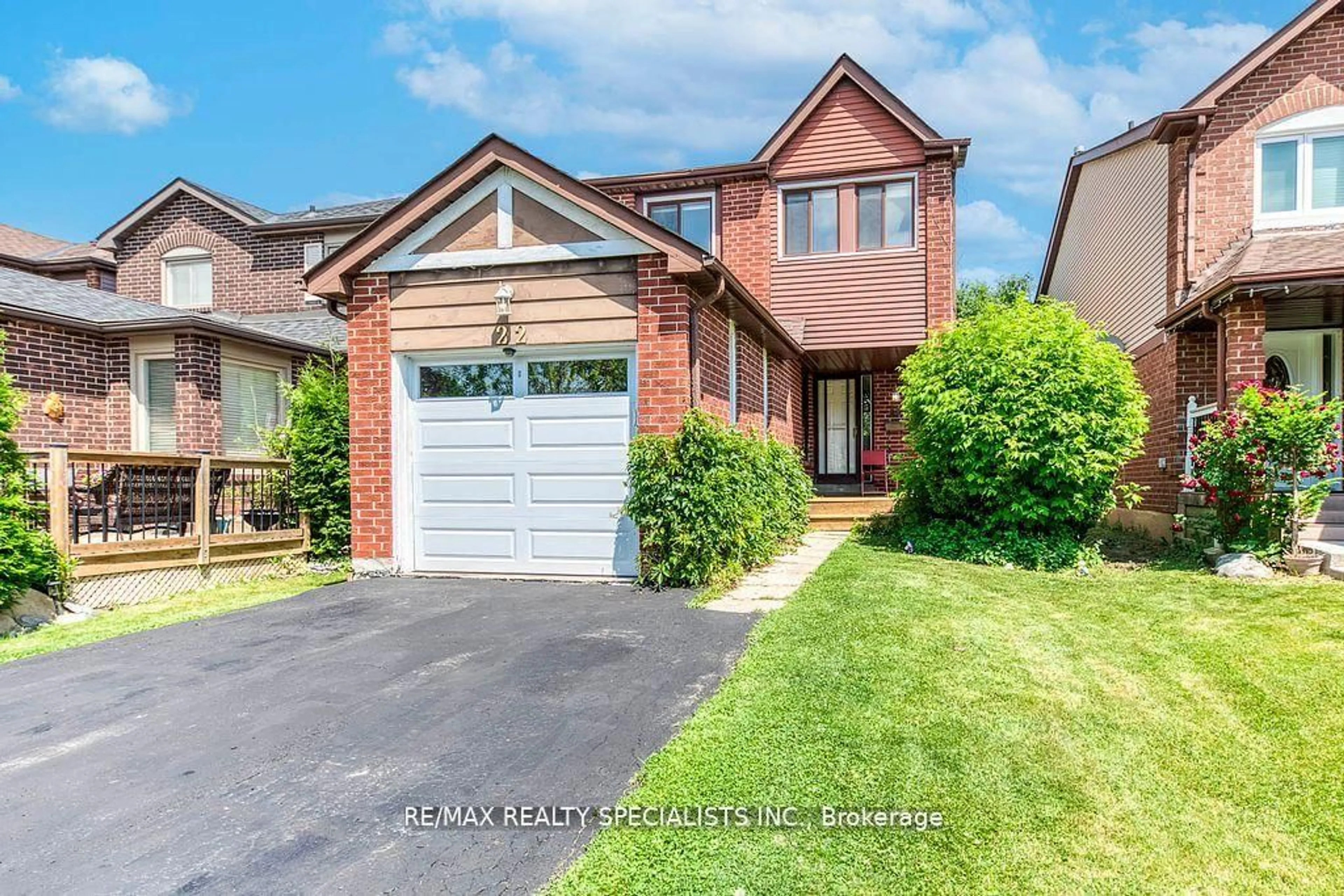 Home with brick exterior material, street for 22 Scotia Dr, Brampton Ontario L6Y 2W4