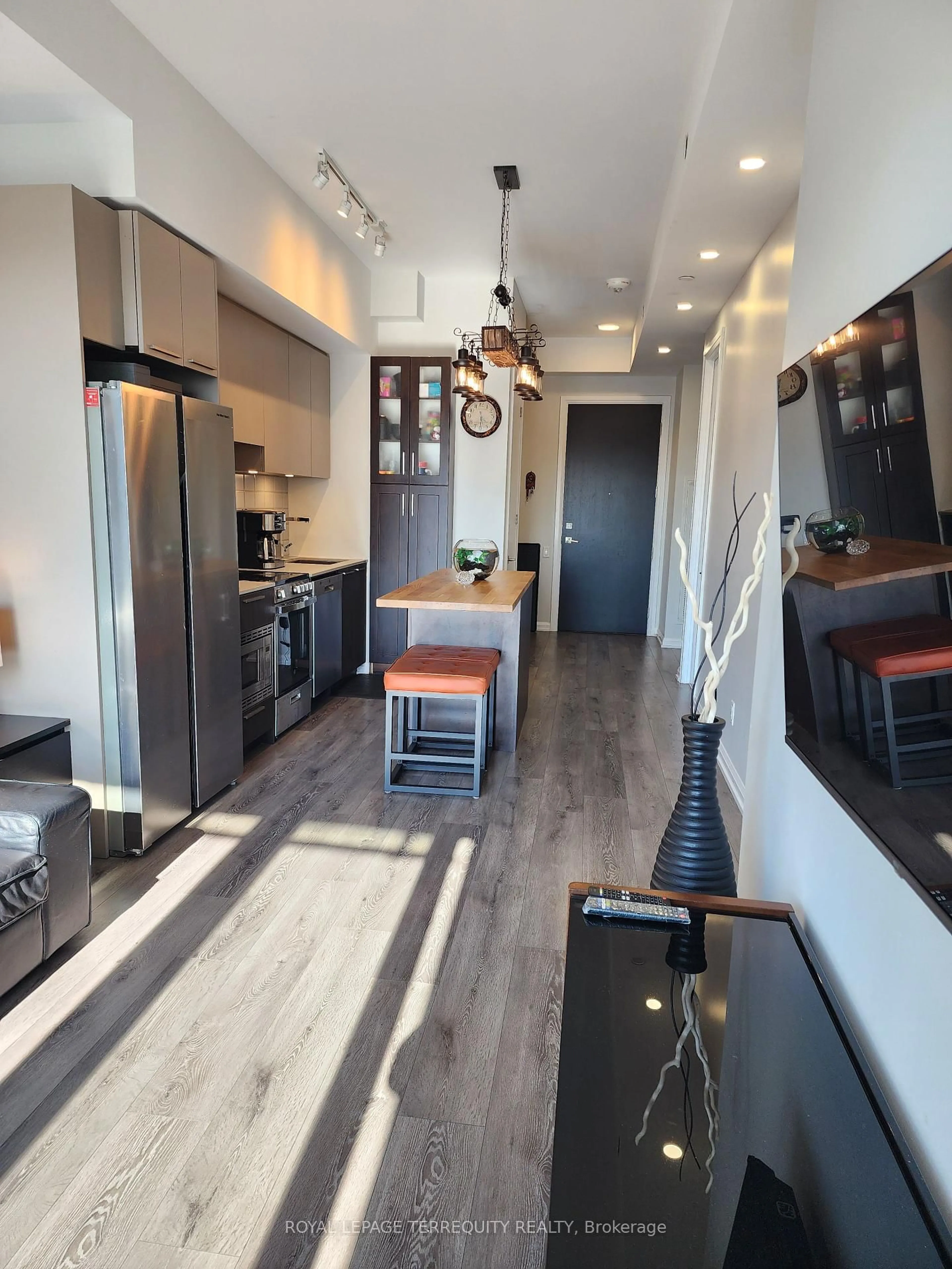 Open concept kitchen, unknown for 4208 Dundas St #610, Toronto Ontario M8X 0B1