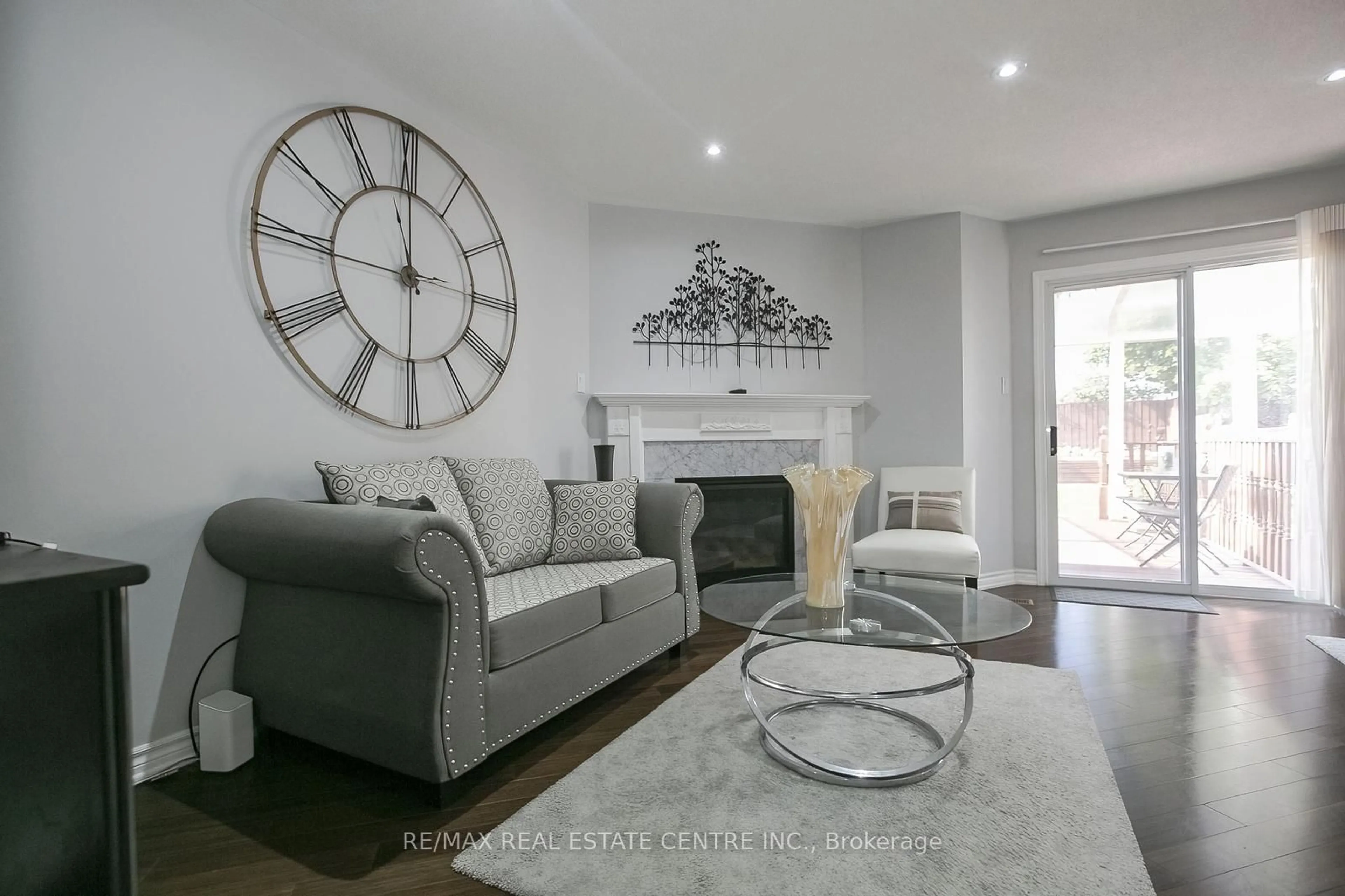 Living room with furniture, unknown for 5600 Cortina Cres, Mississauga Ontario L4Z 3R3