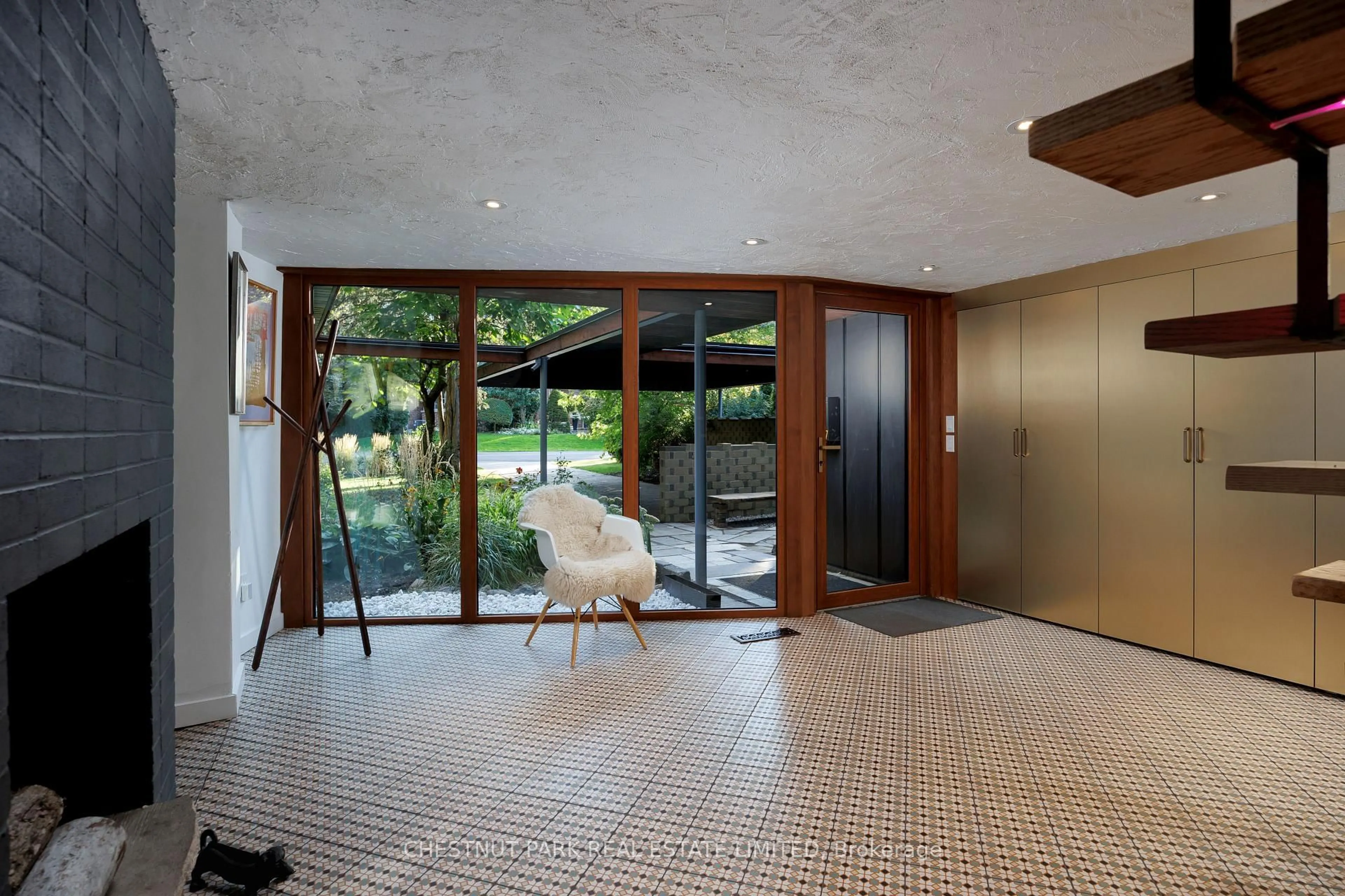 Indoor foyer for 57 Wimbleton Rd, Toronto Ontario M9A 3S3