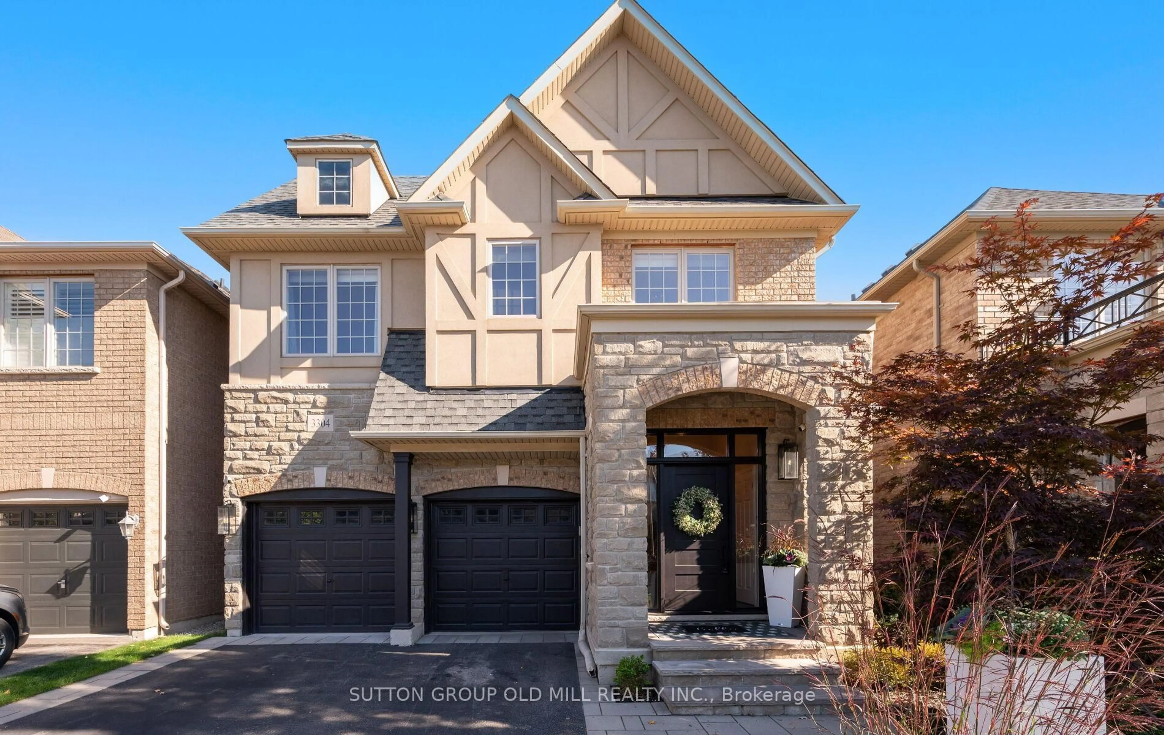 Home with brick exterior material, street for 3304 Stalybridge Dr, Oakville Ontario L6M 0K8