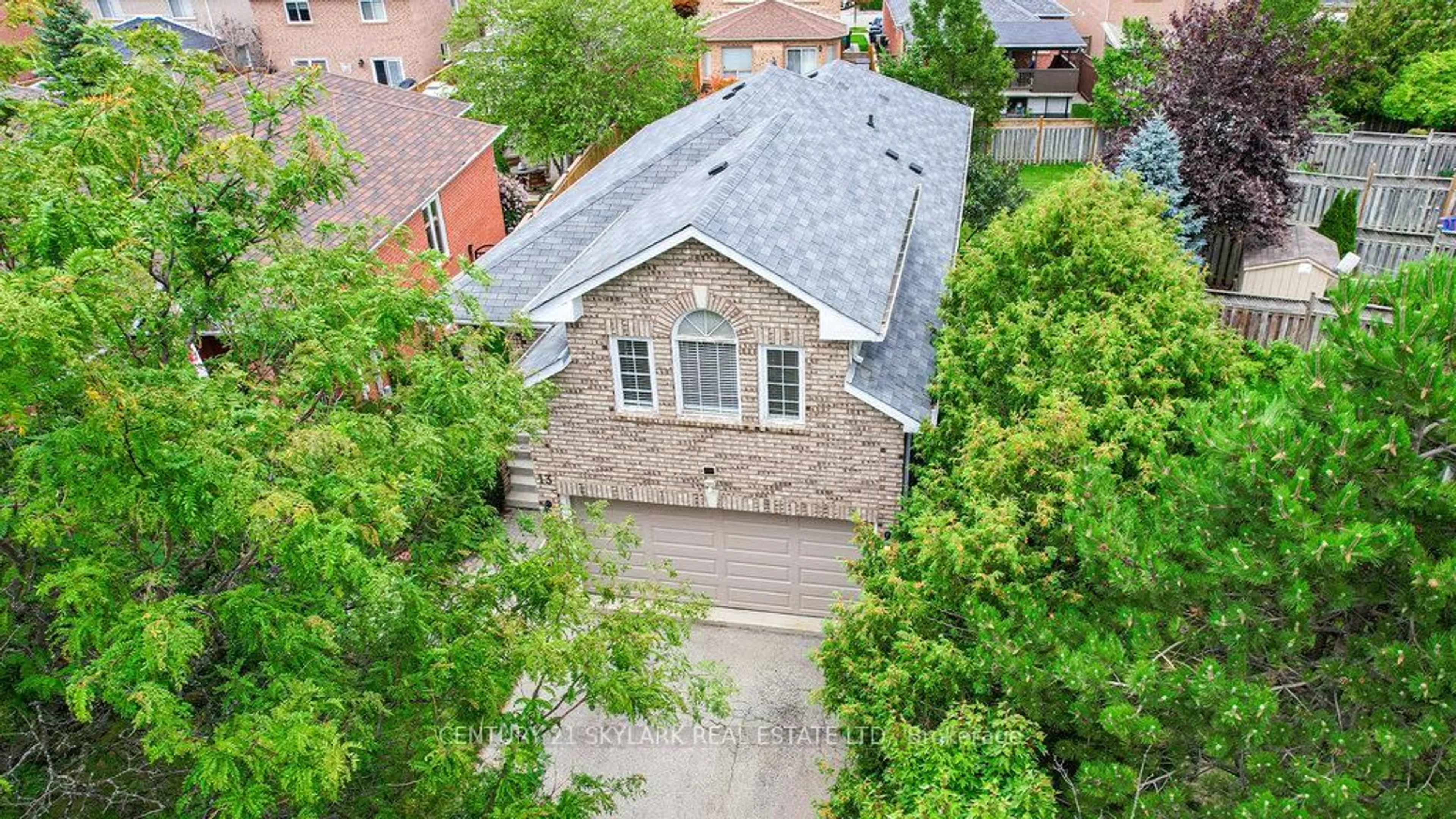 A pic from outside/outdoor area/front of a property/back of a property/a pic from drone, street for 13 Paulette Way, Caledon Ontario L7E 1X2