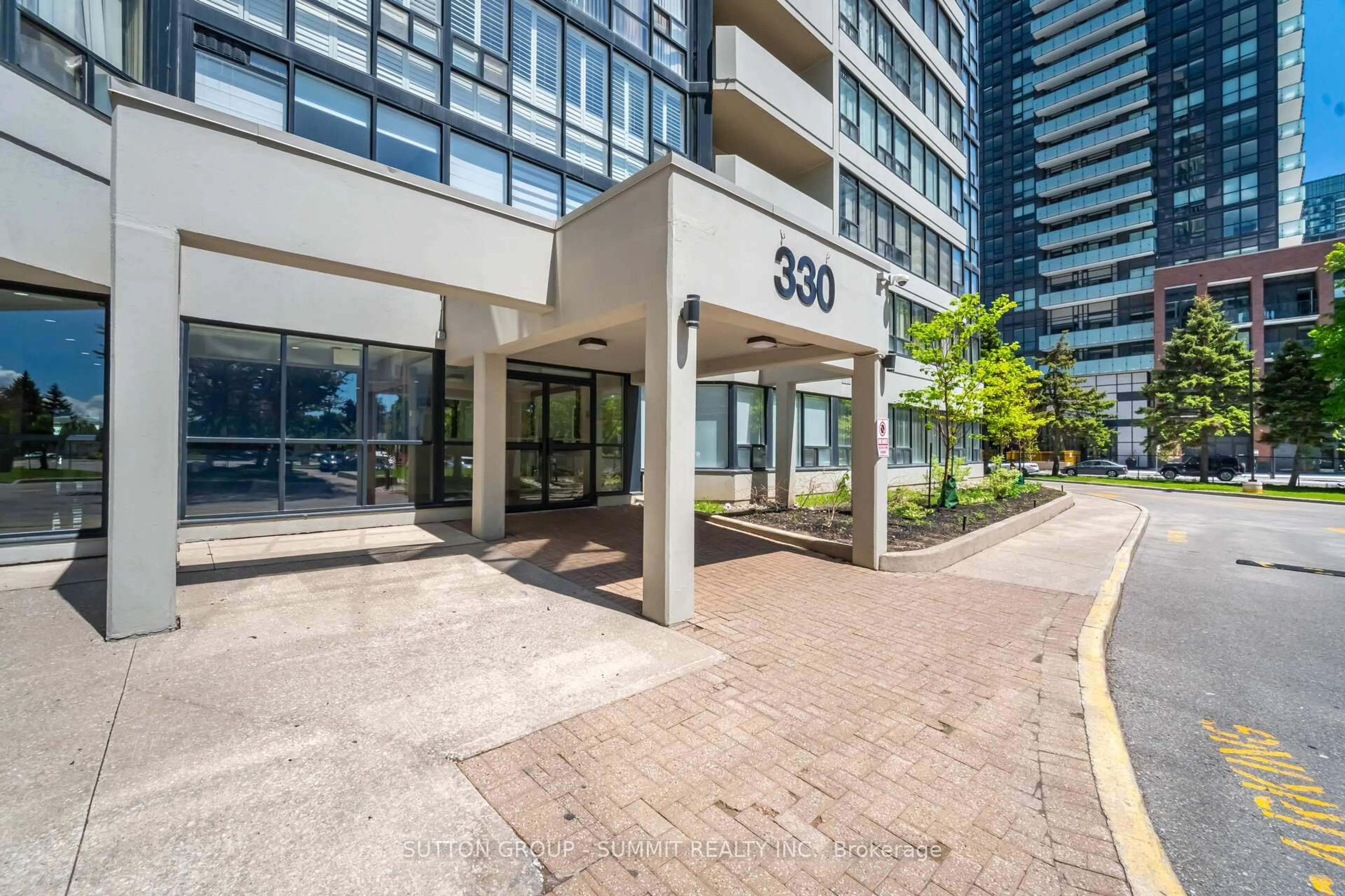 Indoor foyer for 330 Rathburn Rd #1608, Mississauga Ontario L5B 3Y1