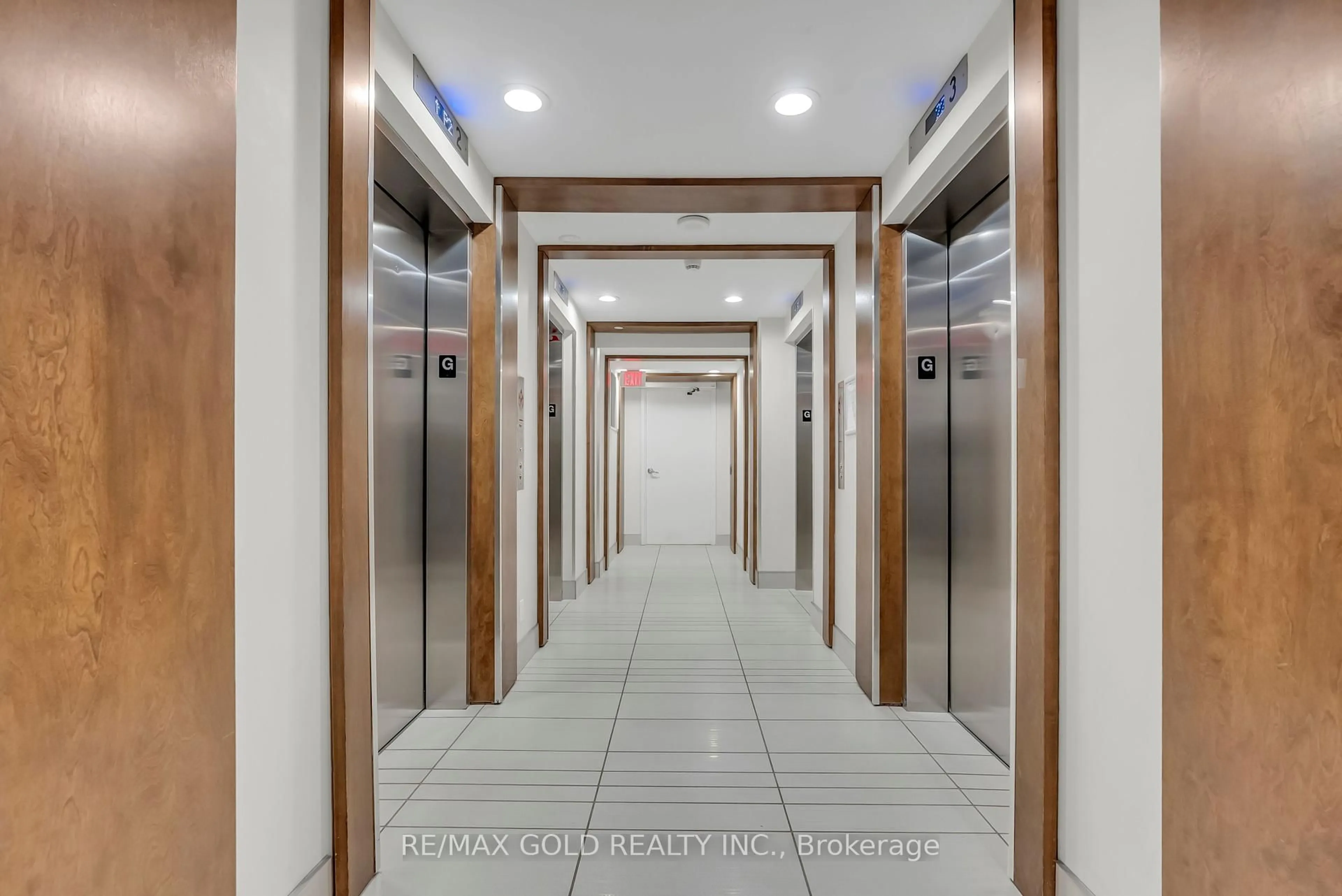 Indoor foyer for 2212 Lake Shore Blvd #806, Toronto Ontario M8V 0C2