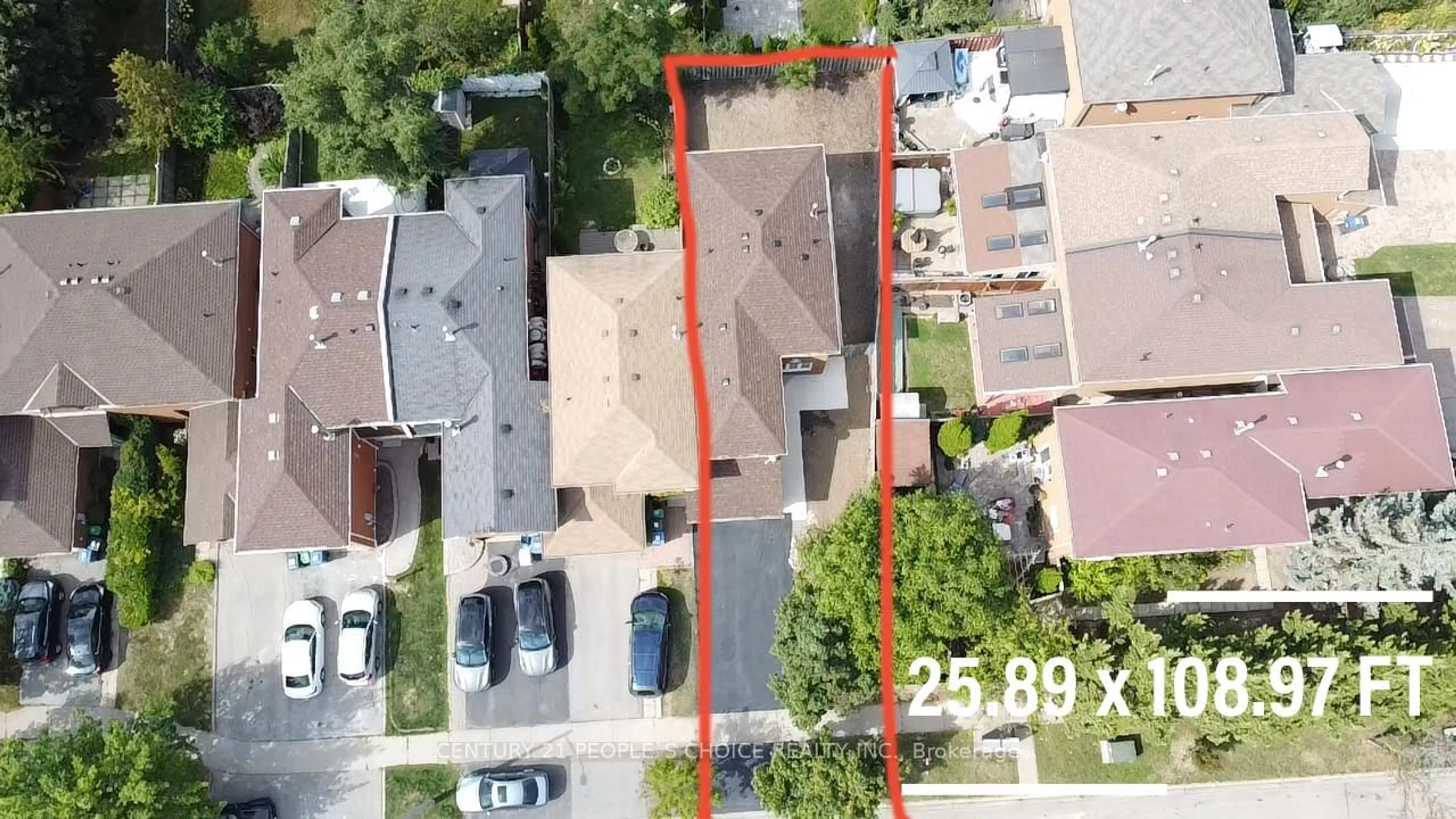 A pic from outside/outdoor area/front of a property/back of a property/a pic from drone, street for 3292 Bobwhite Mews, Mississauga Ontario L5N 6E9