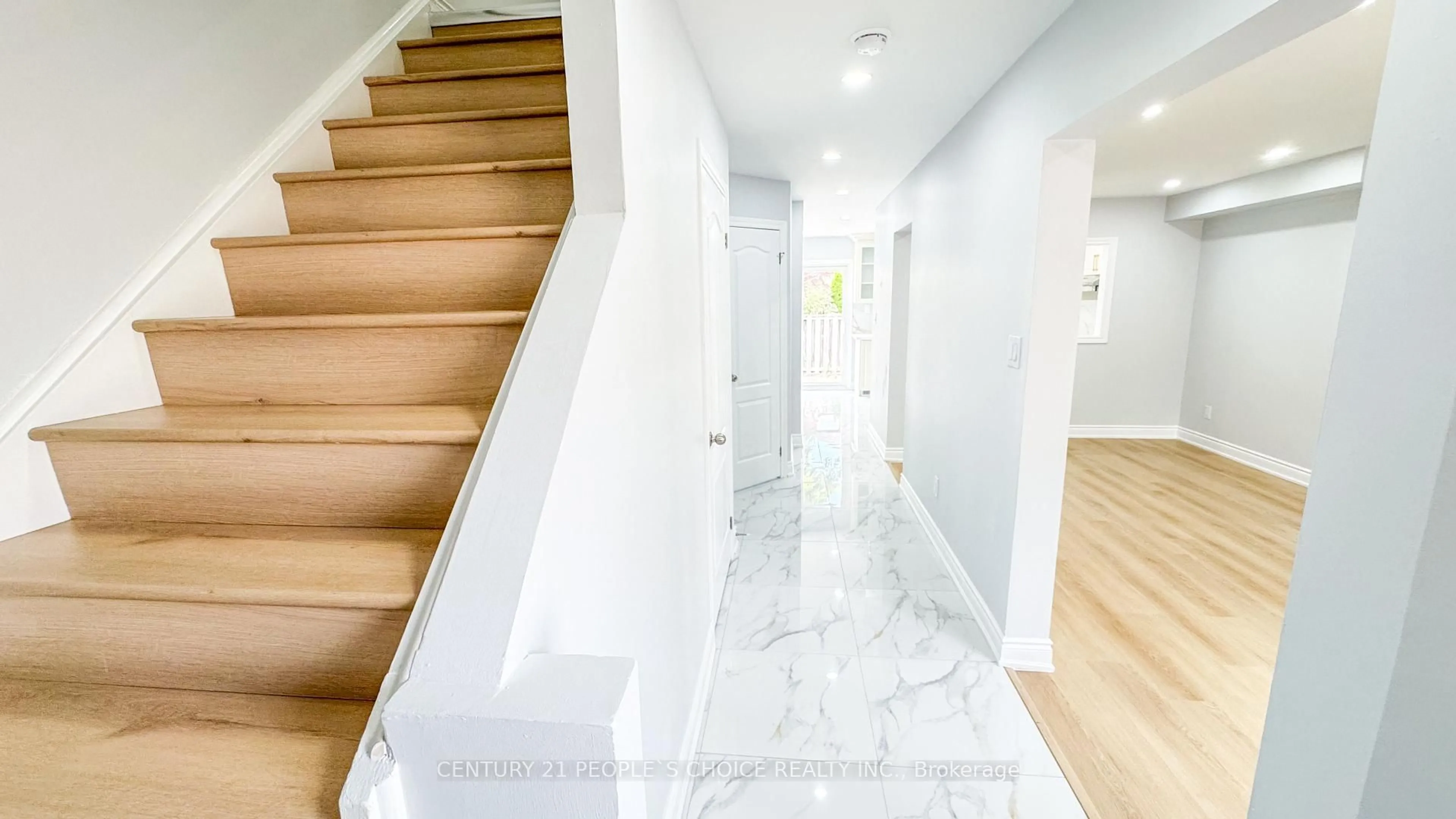 Unknown for 3292 Bobwhite Mews, Mississauga Ontario L5N 6E9