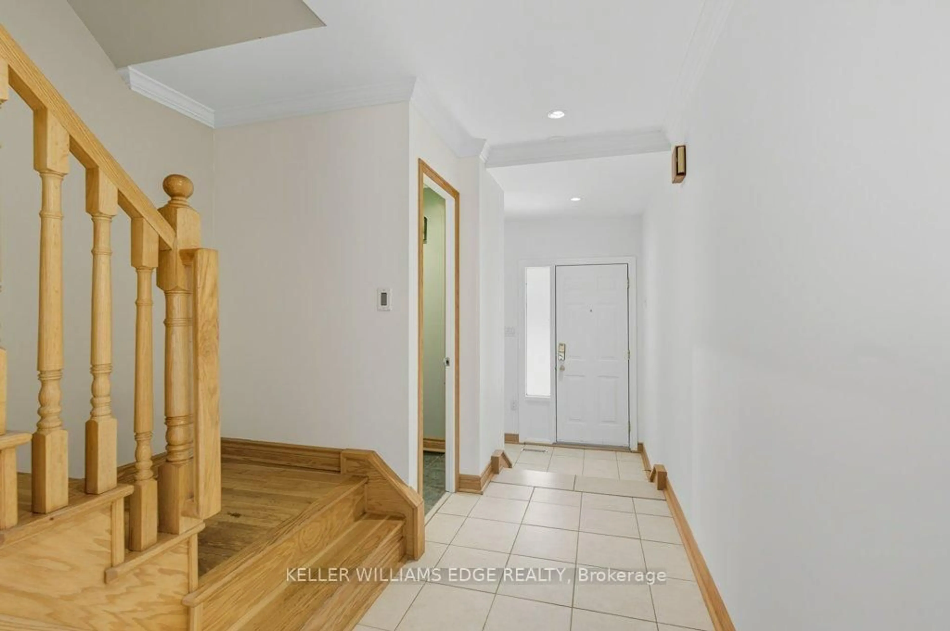 Indoor foyer for 485 Meadows Blvd #83, Mississauga Ontario L4Z 1H1