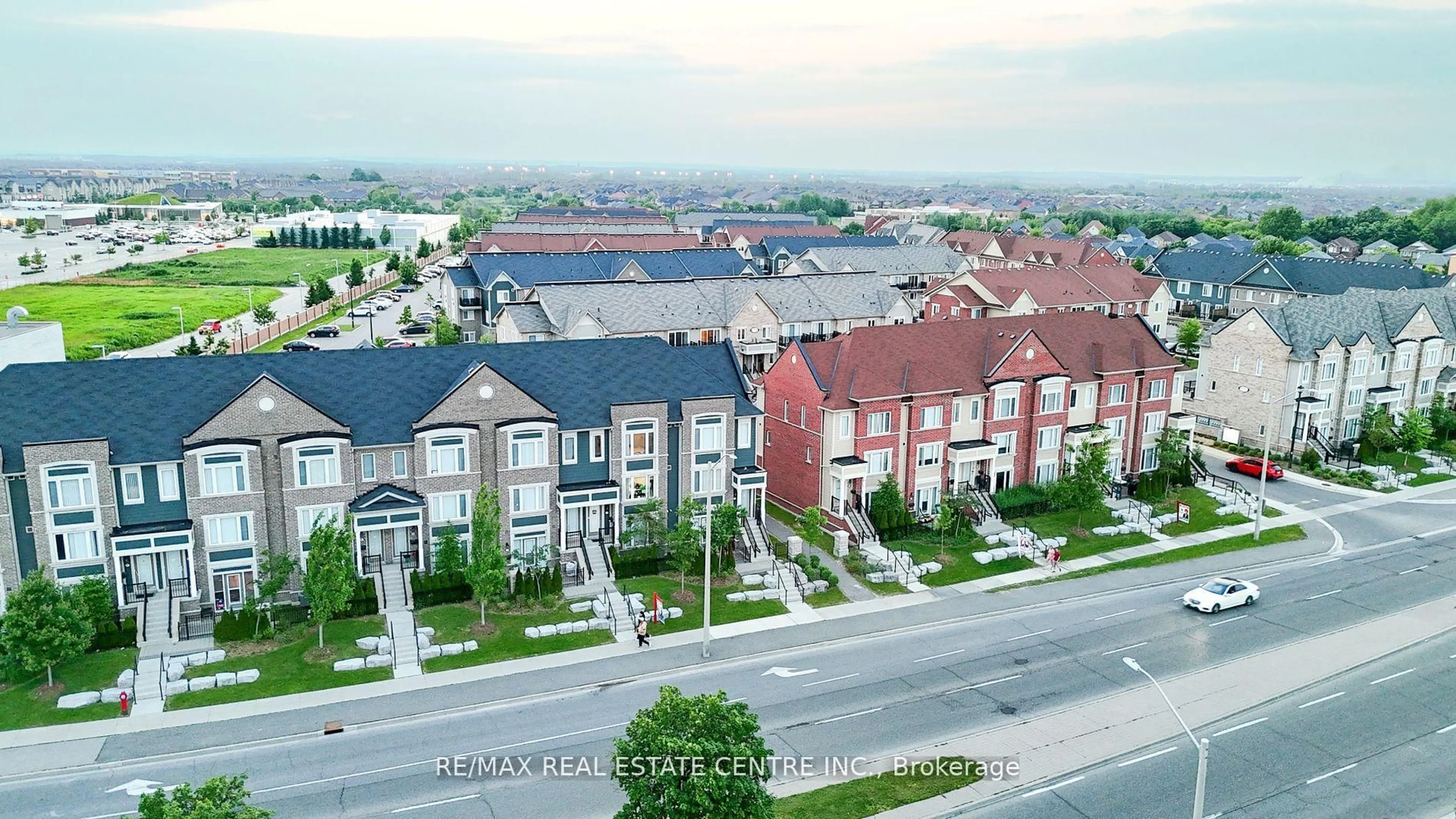 A pic from outside/outdoor area/front of a property/back of a property/a pic from drone, street for 250 Sunny Meadow Blvd #77, Brampton Ontario L6R 3Y7
