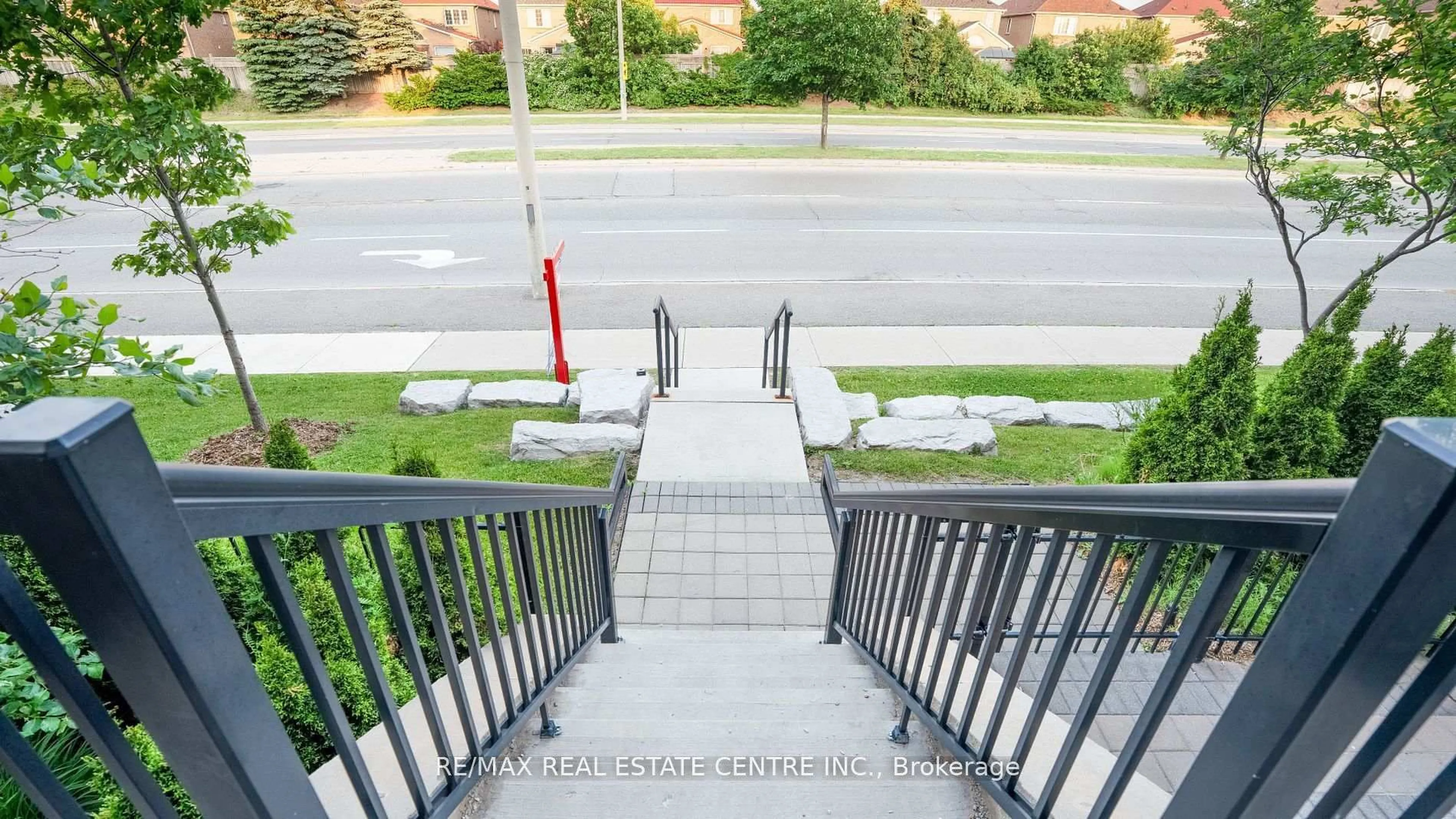 Stairs for 250 Sunny Meadow Blvd #77, Brampton Ontario L6R 3Y7