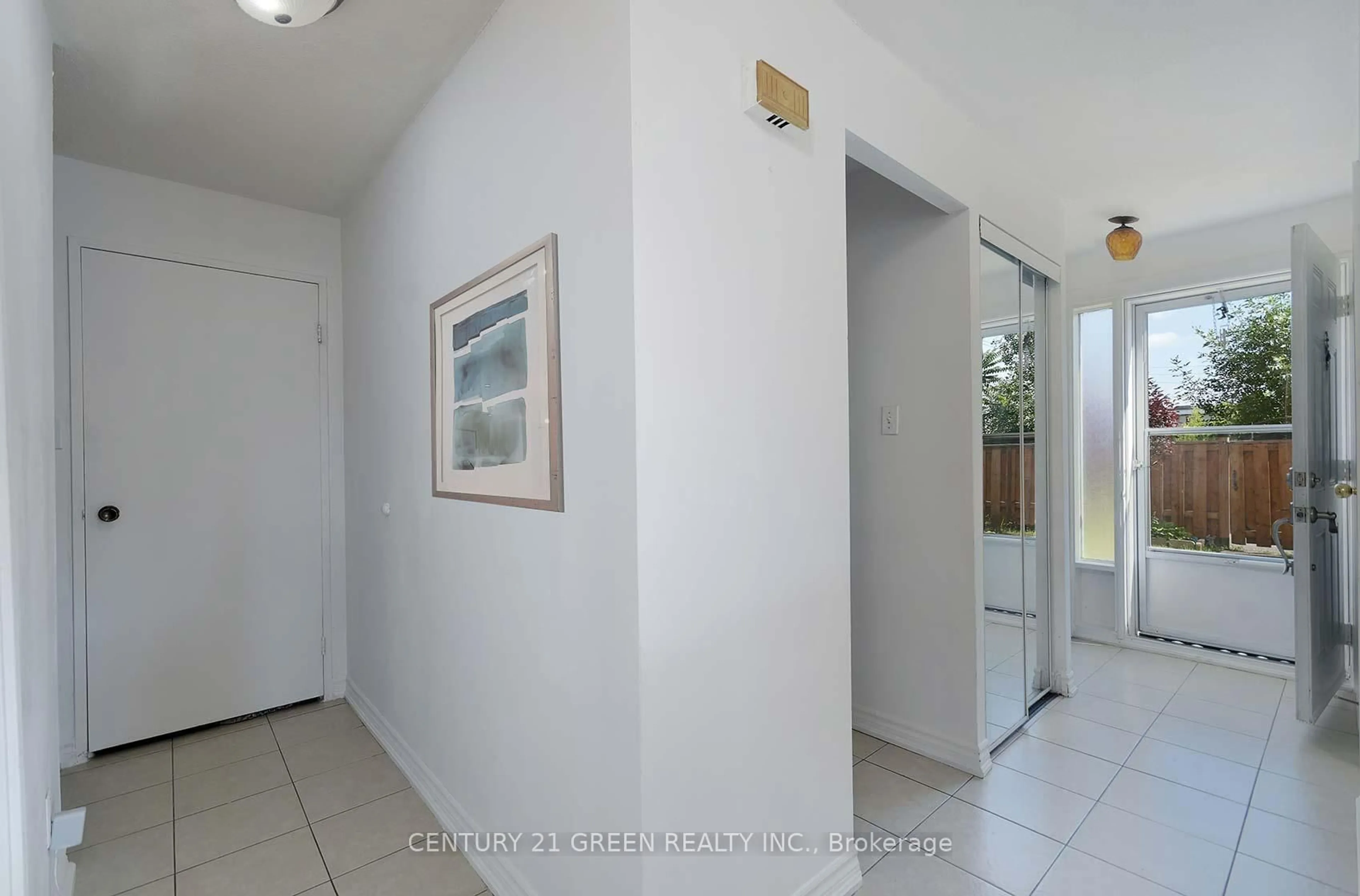 Unknown for 3040 Constitution Blvd #114, Mississauga Ontario L4Y 3X7