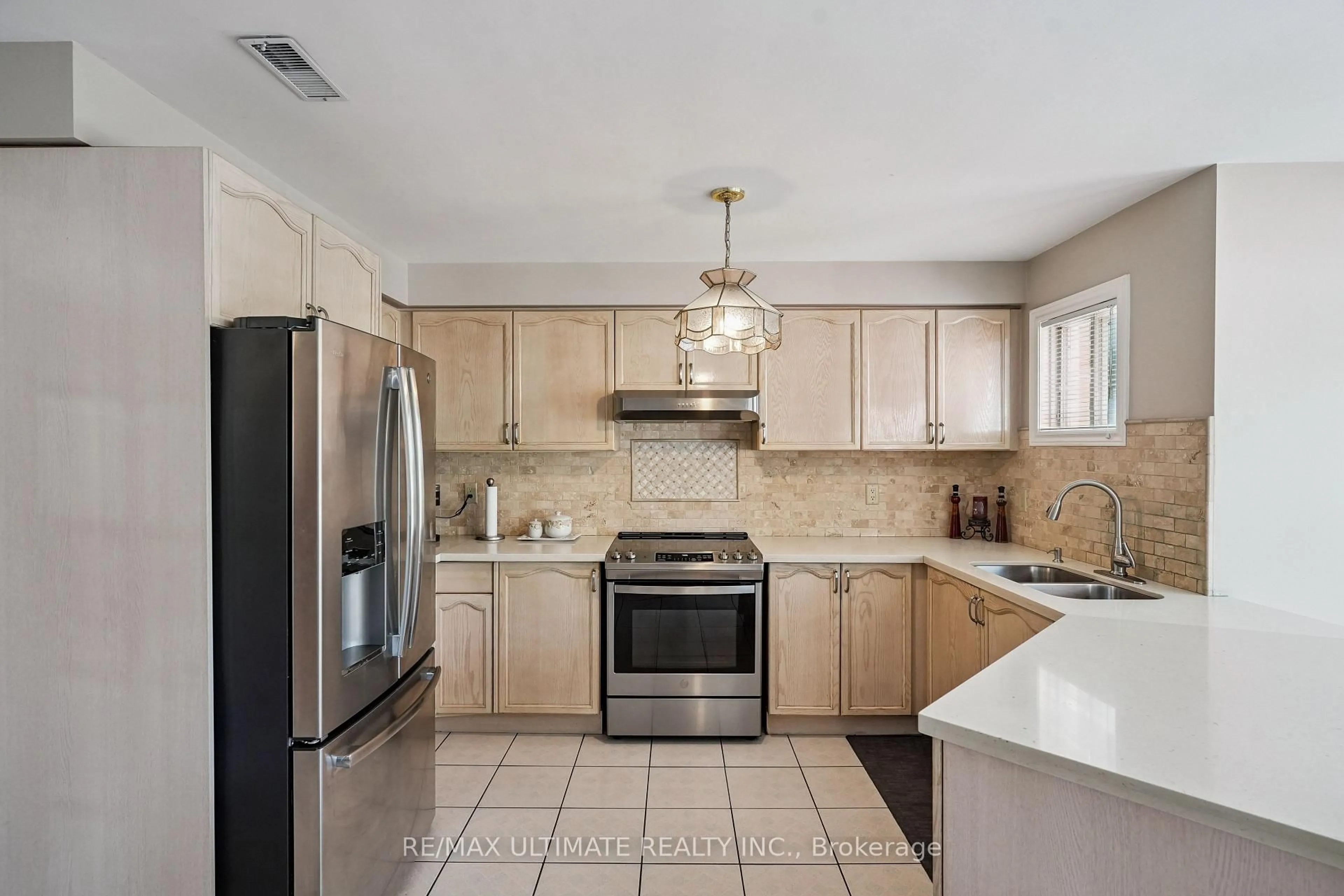 Unknown for 961 Focal Rd, Mississauga Ontario L5V 1M8