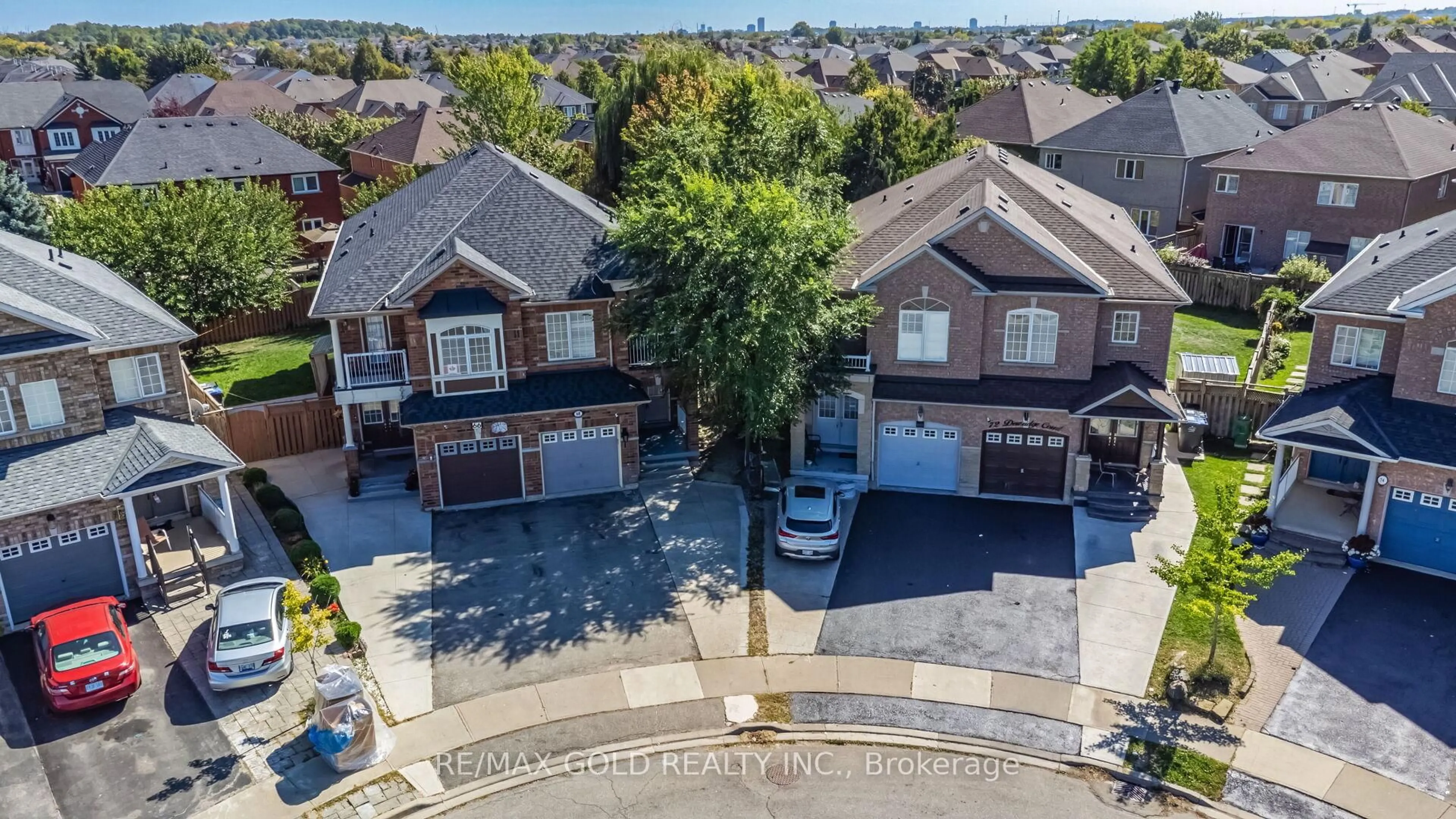 A pic from outside/outdoor area/front of a property/back of a property/a pic from drone, street for 68 Dewridge Crt, Brampton Ontario L6R 3B9