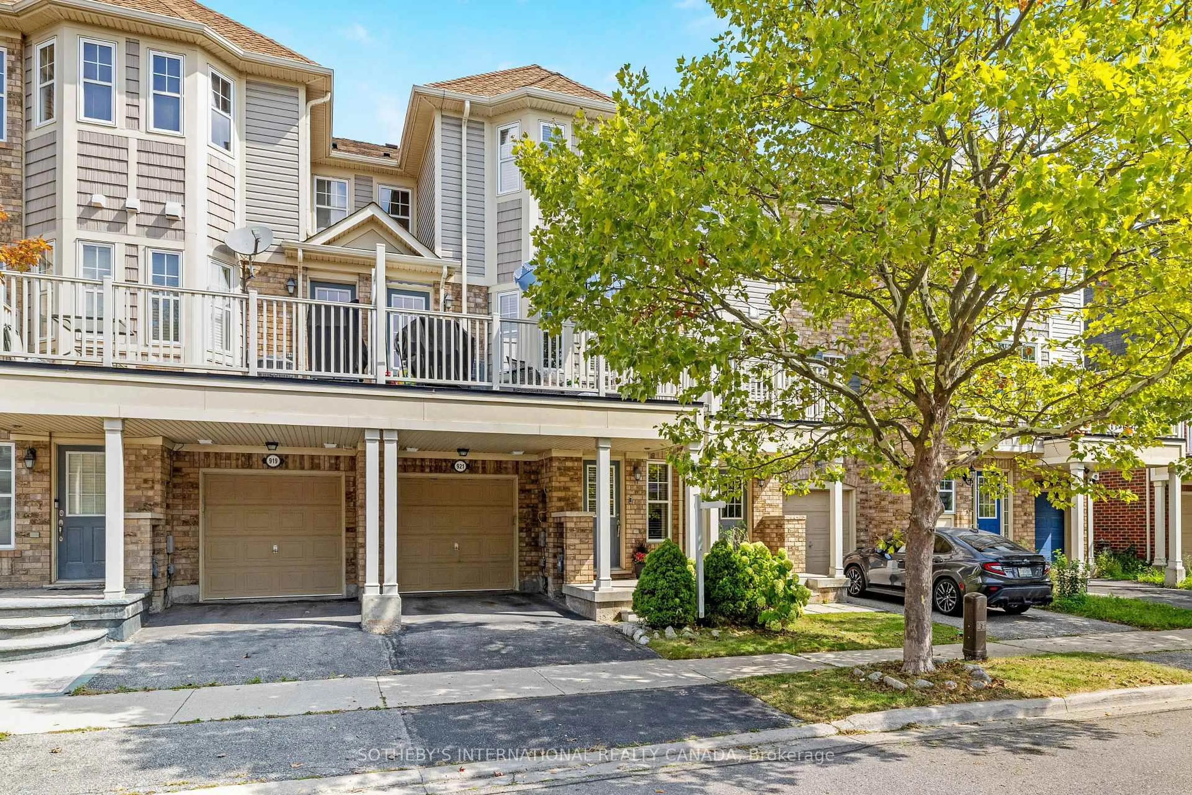 Unknown for 921 Burrows Gate, Milton Ontario L9T 0K7