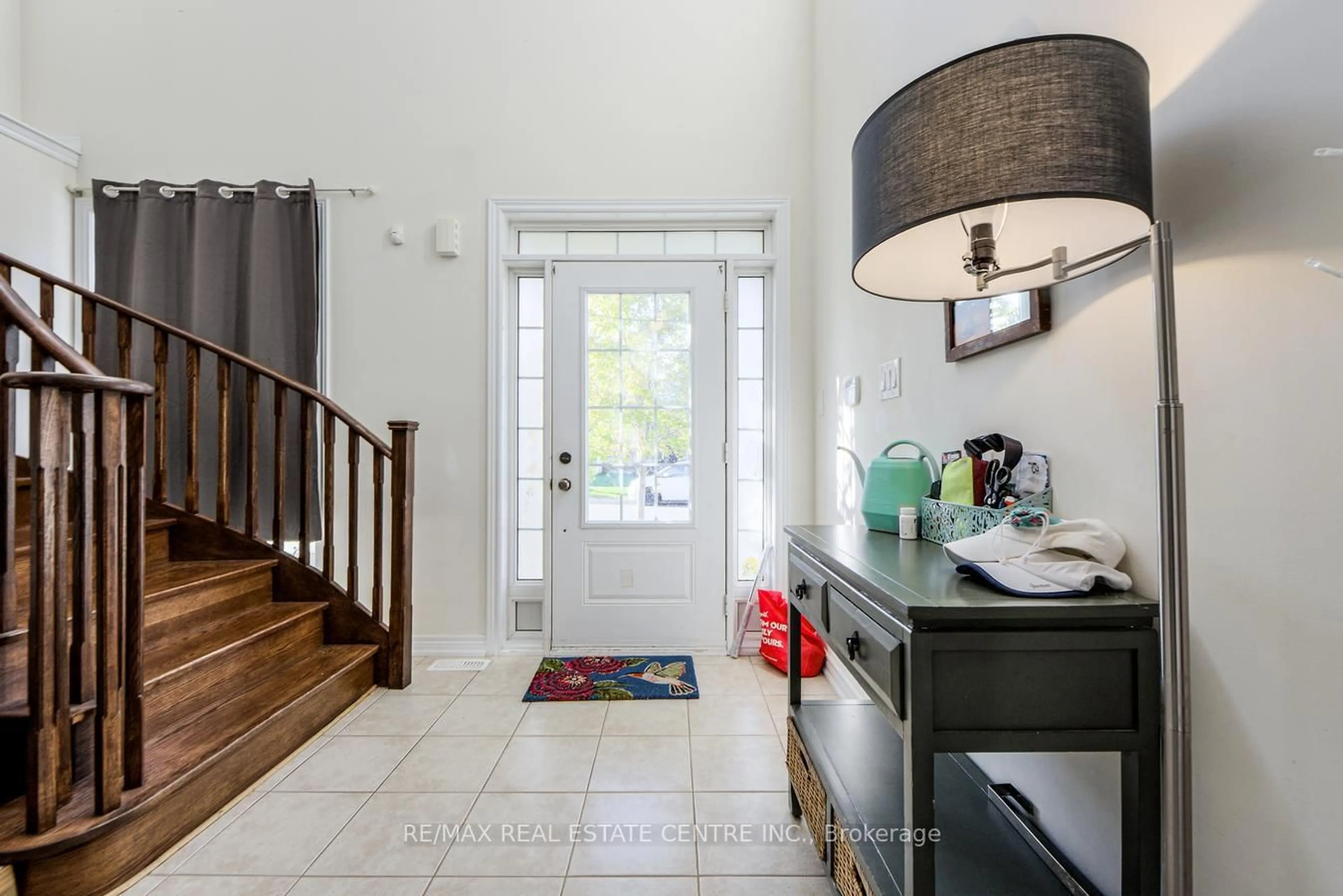 Indoor entryway for 494 Landsborough Ave, Milton Ontario L9T 7X7
