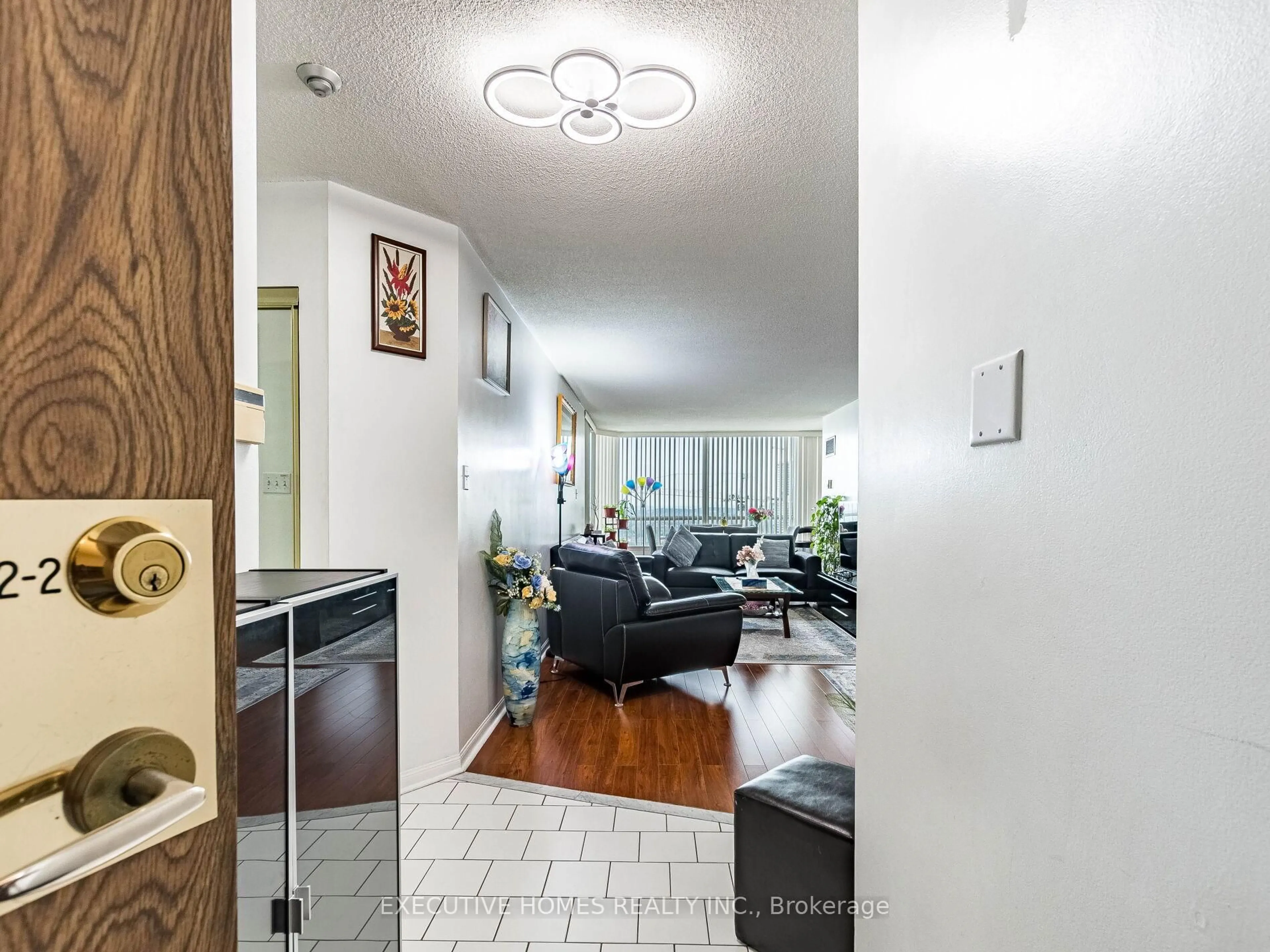 Unknown for 550 Webb Dr #2702, Mississauga Ontario L5B 3Y4