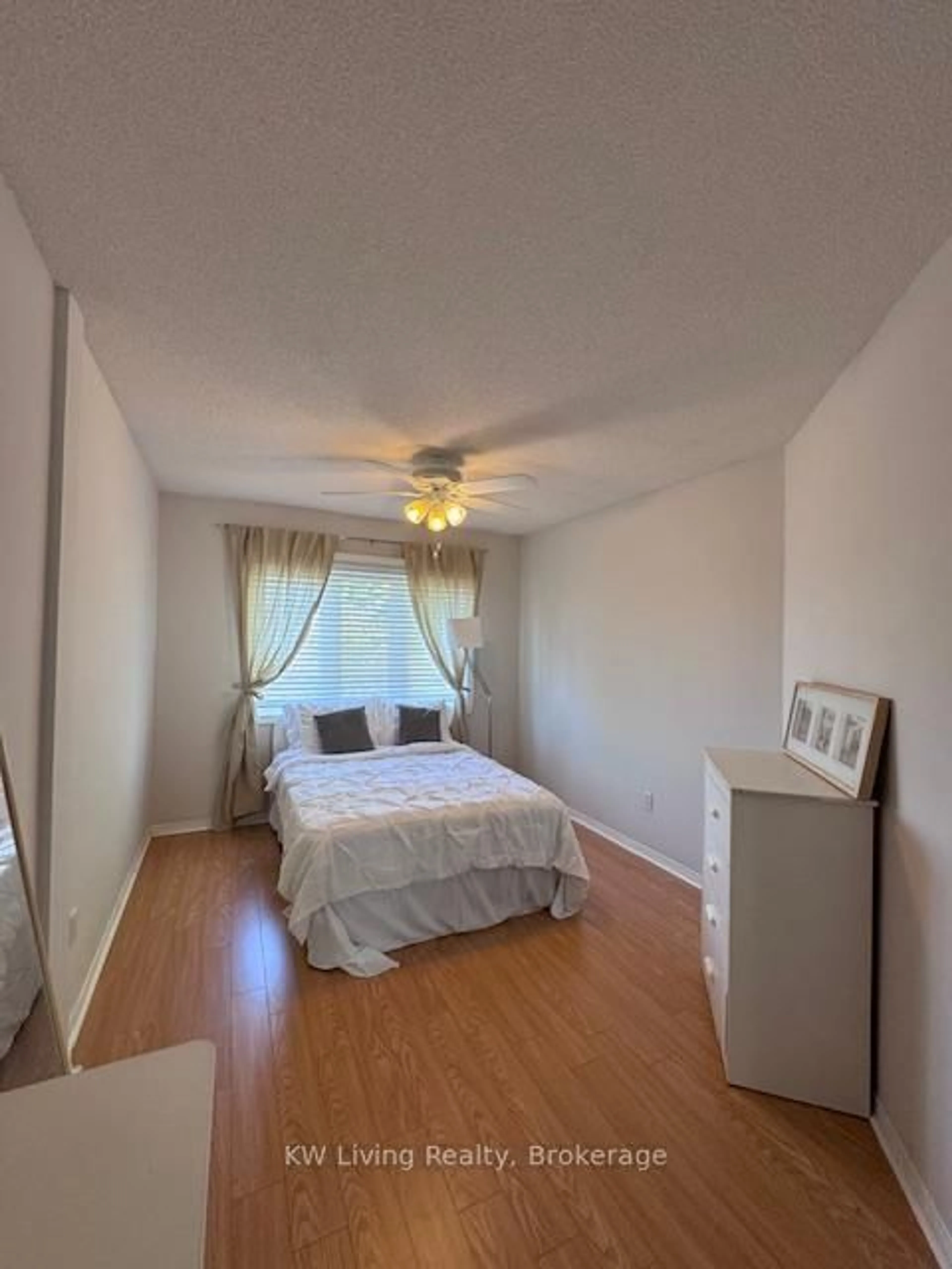 A pic of a room for 5420 Fallingbrook Dr #56, Mississauga Ontario L5V 2H6