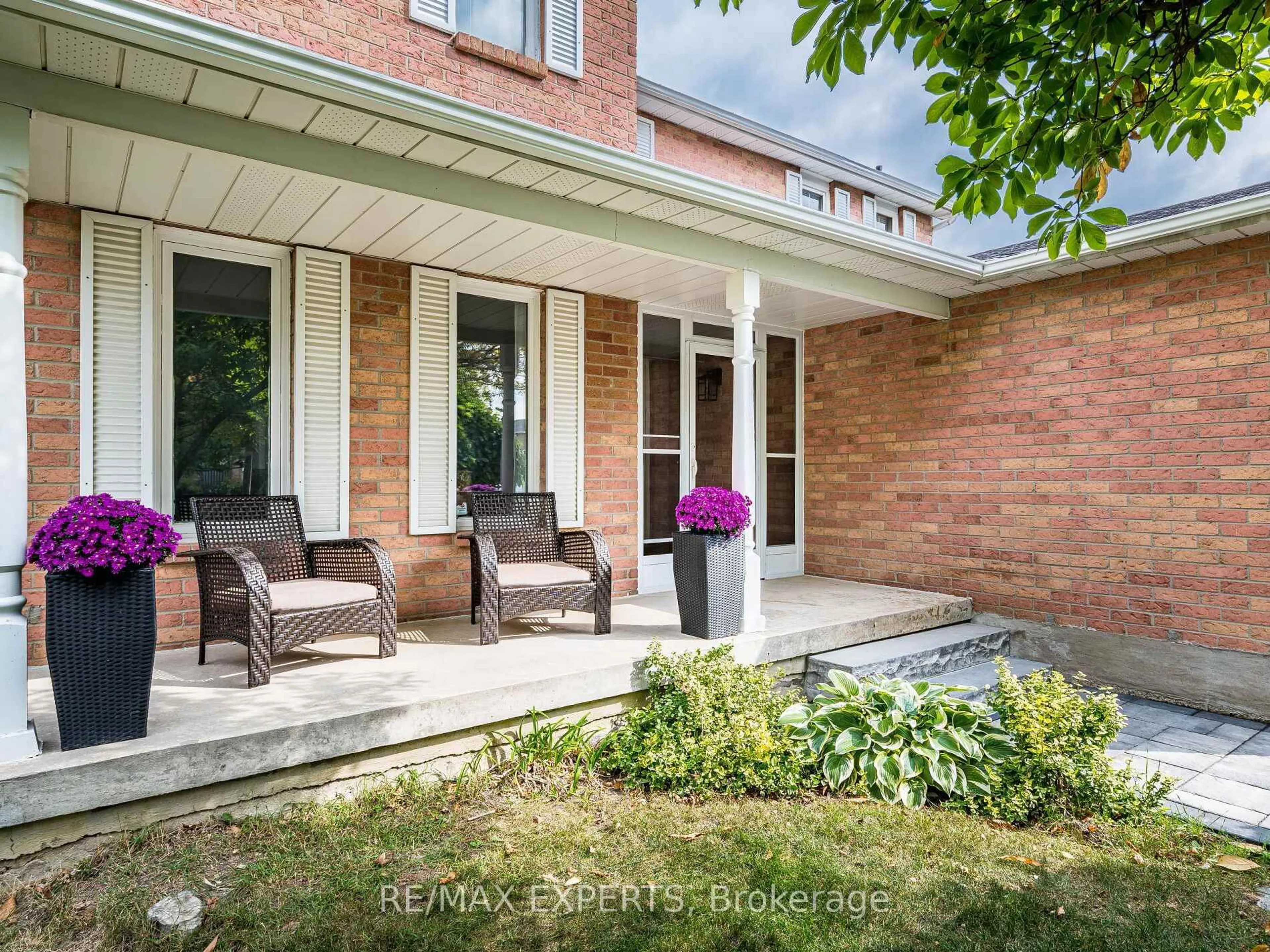 Home with brick exterior material, street for 31 Mccabe Cres, Caledon Ontario L7E 5X1