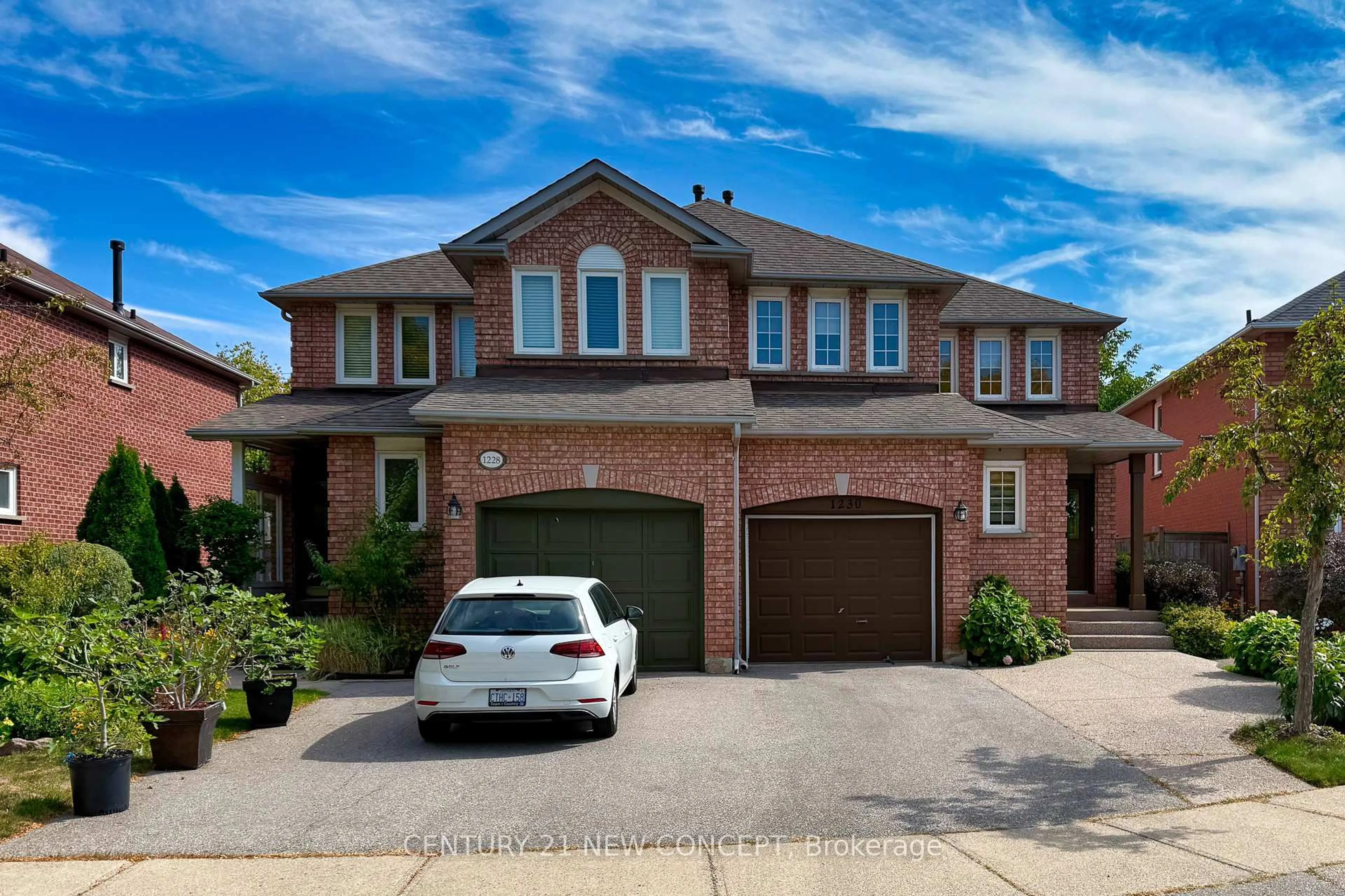 Home with brick exterior material, street for 1230 Old Oak Dr, Oakville Ontario L6M 3K6