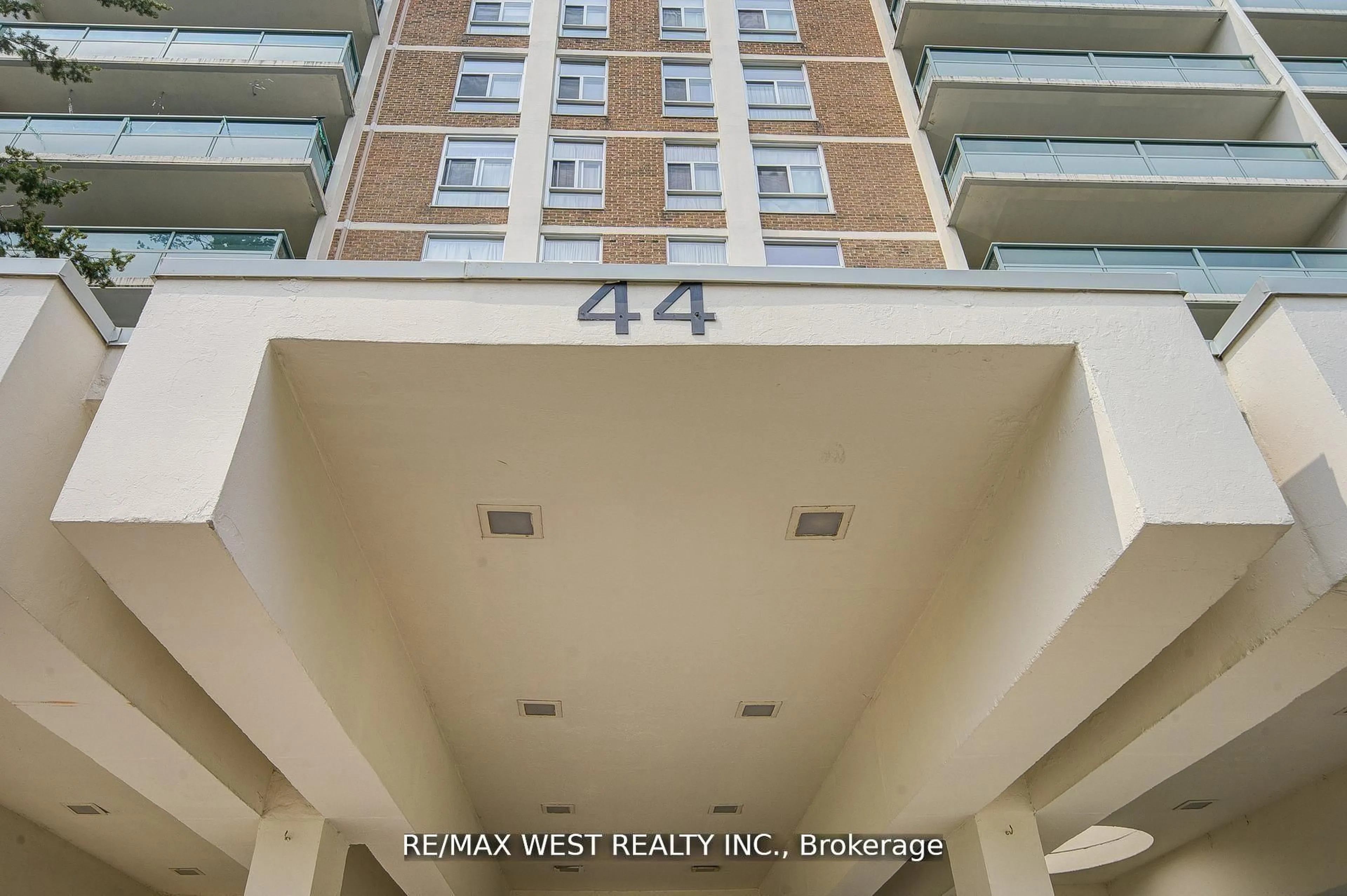 Unknown for 44 Longbourne Dr #606, Toronto Ontario M9R 2M7