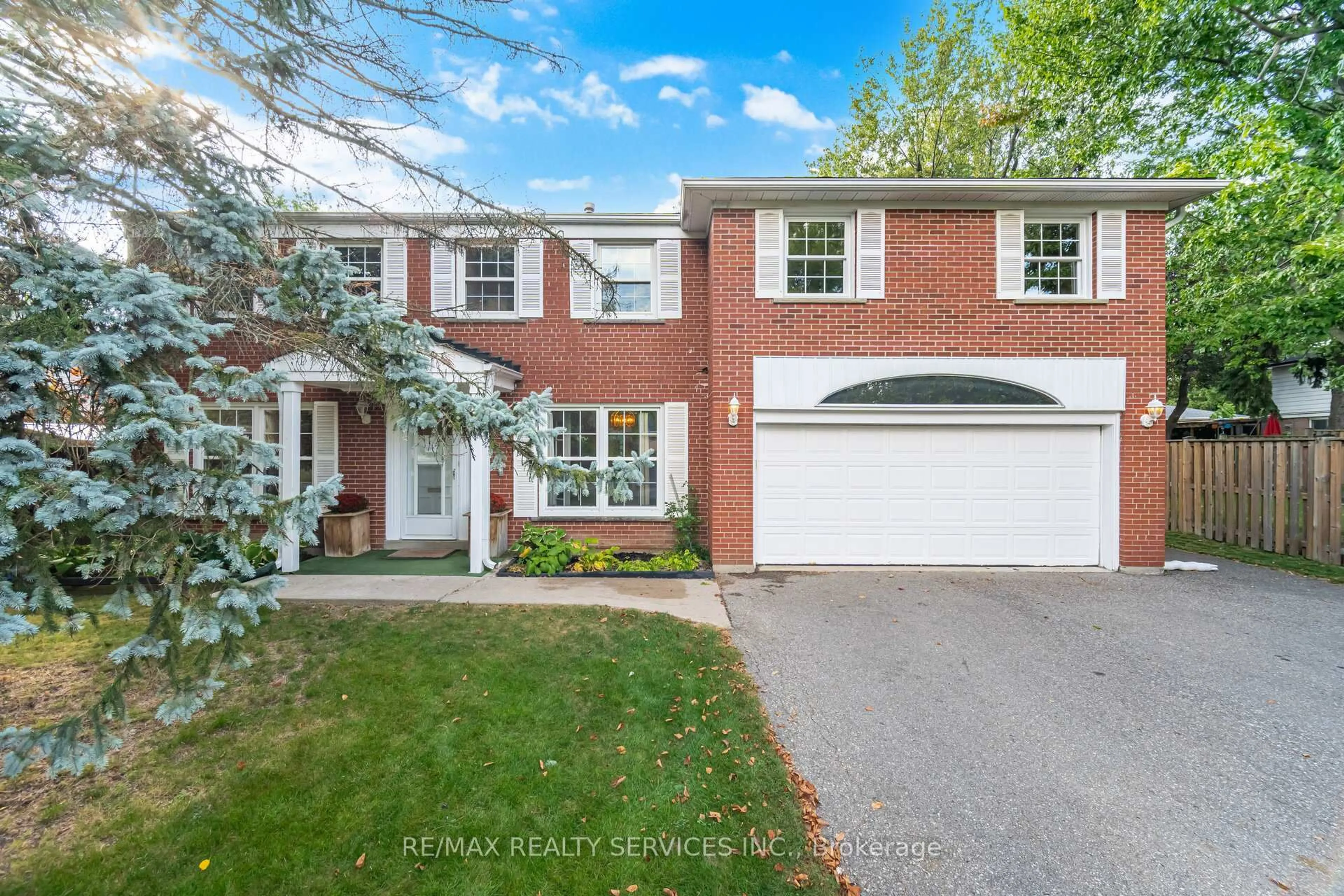 Home with brick exterior material, street for 34 Peel Village Pkwy, Brampton Ontario L6W 1G5