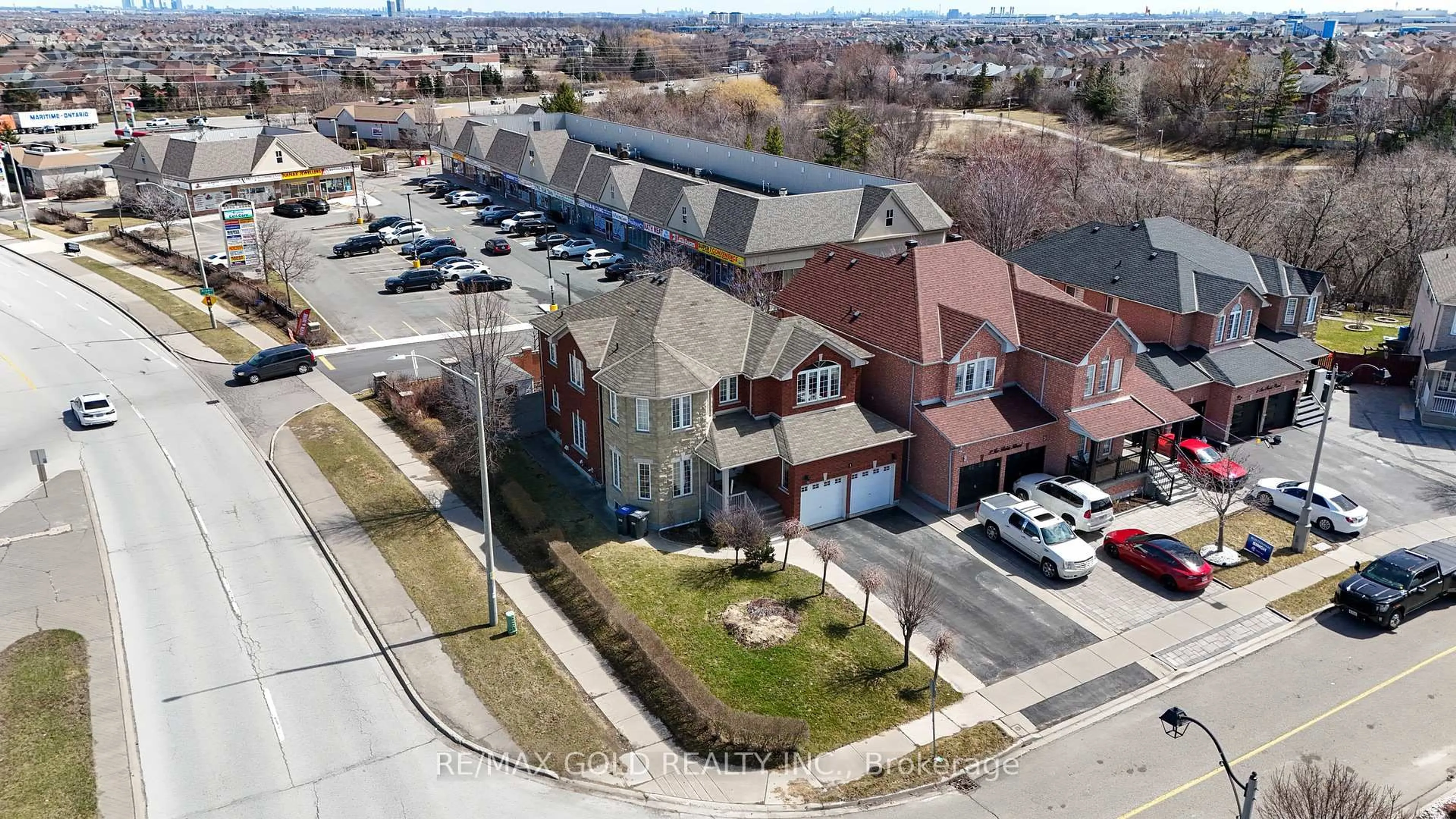 A pic from outside/outdoor area/front of a property/back of a property/a pic from drone, street for 1 Ice Fields Rd, Brampton Ontario L6R 3G7