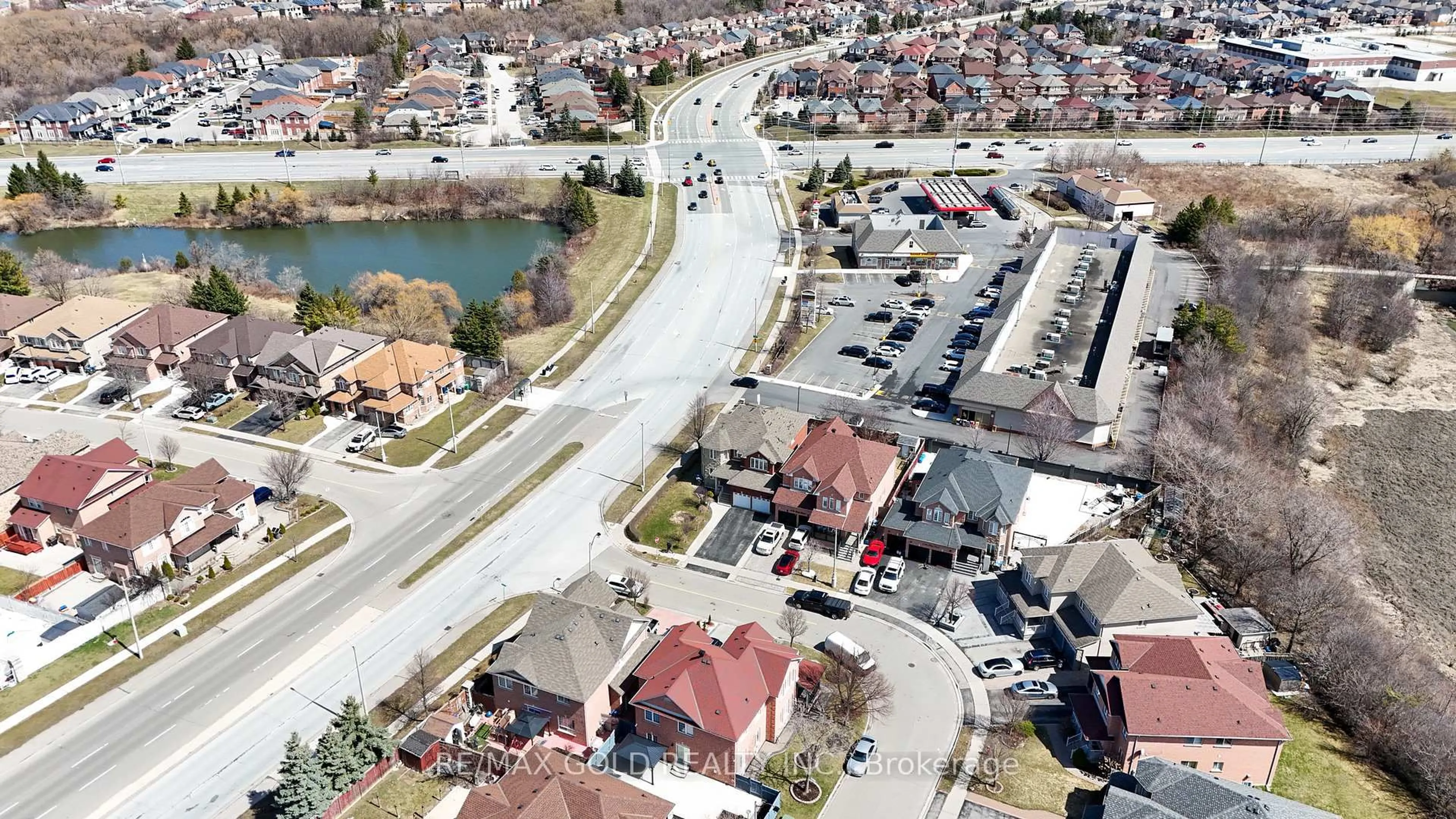 A pic from outside/outdoor area/front of a property/back of a property/a pic from drone, street for 1 Ice Fields Rd, Brampton Ontario L6R 3G7
