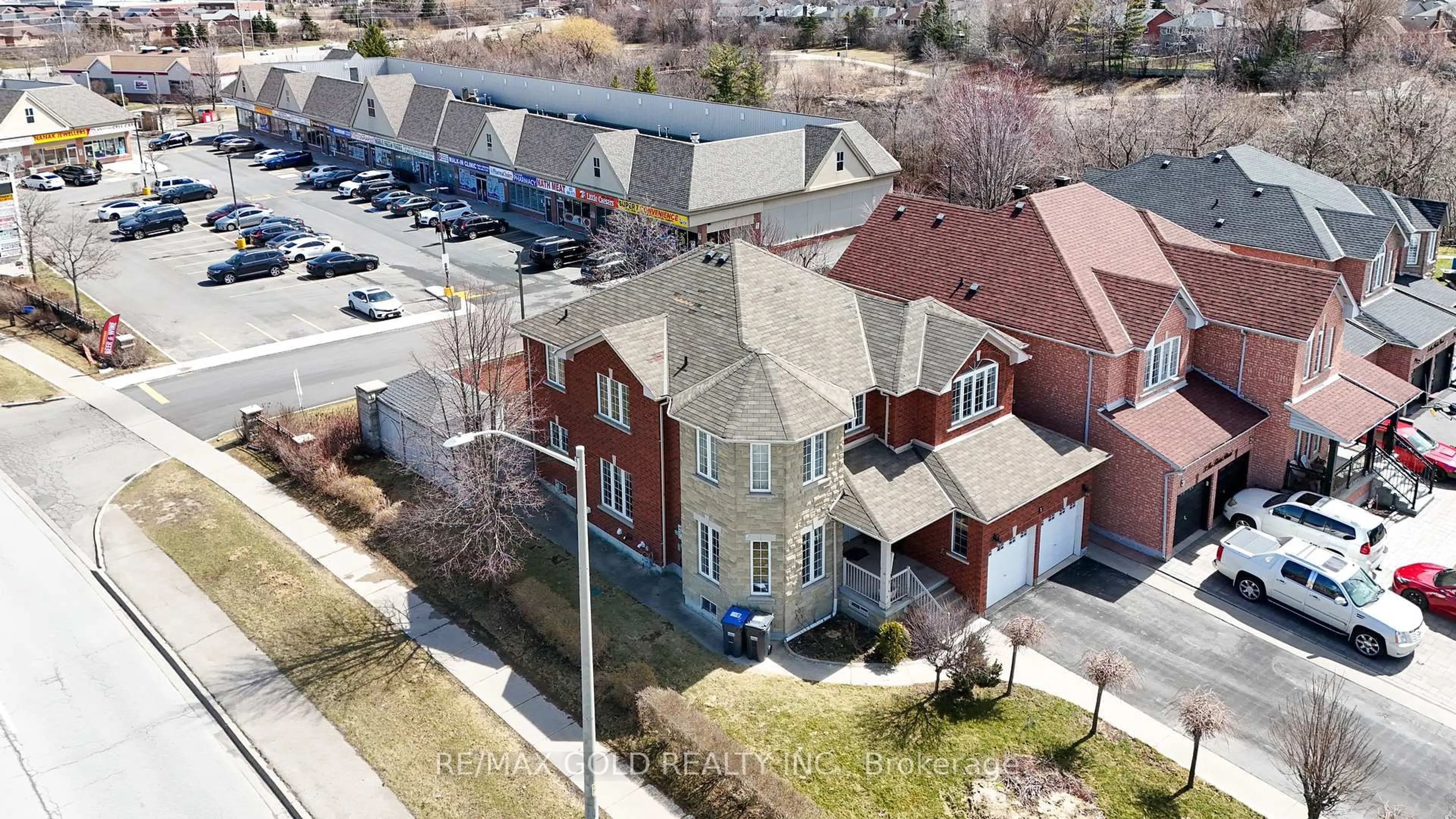 A pic from outside/outdoor area/front of a property/back of a property/a pic from drone, street for 1 Ice Fields Rd, Brampton Ontario L6R 3G7