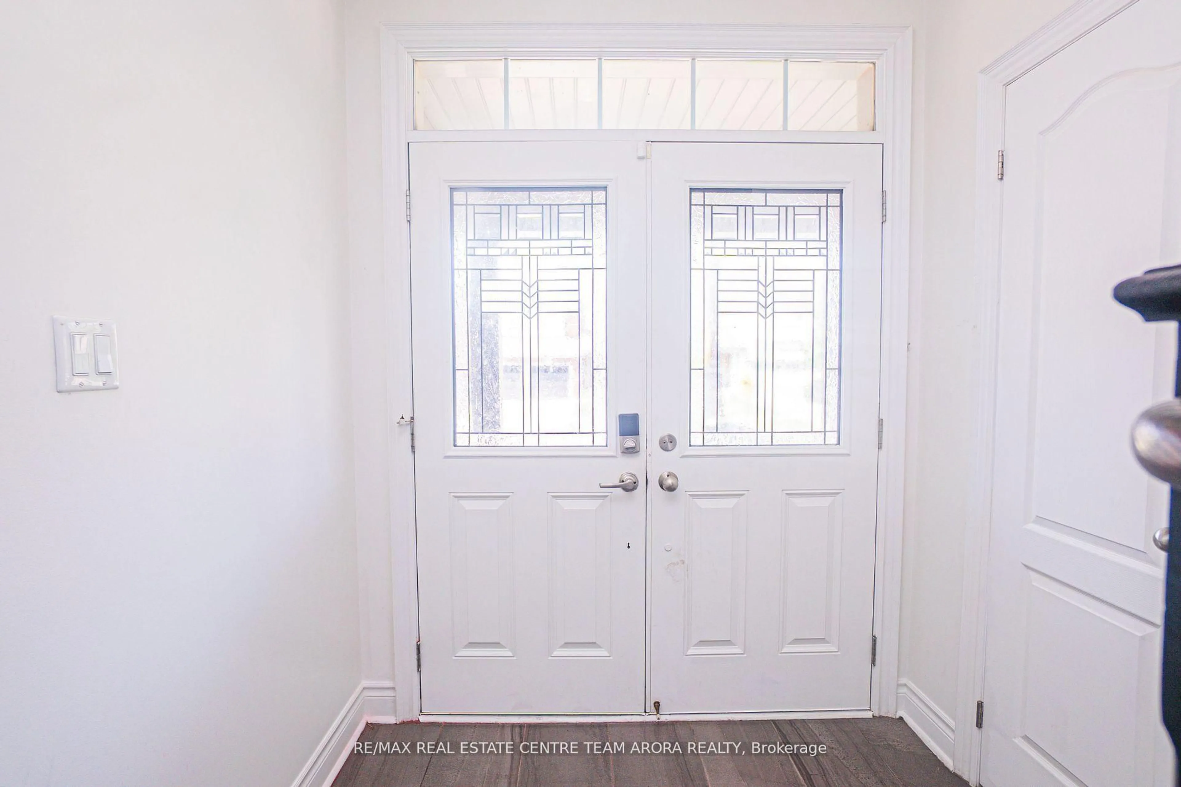 Indoor entryway for 51 Elwin Rd, Brampton Ontario L6X 5J7