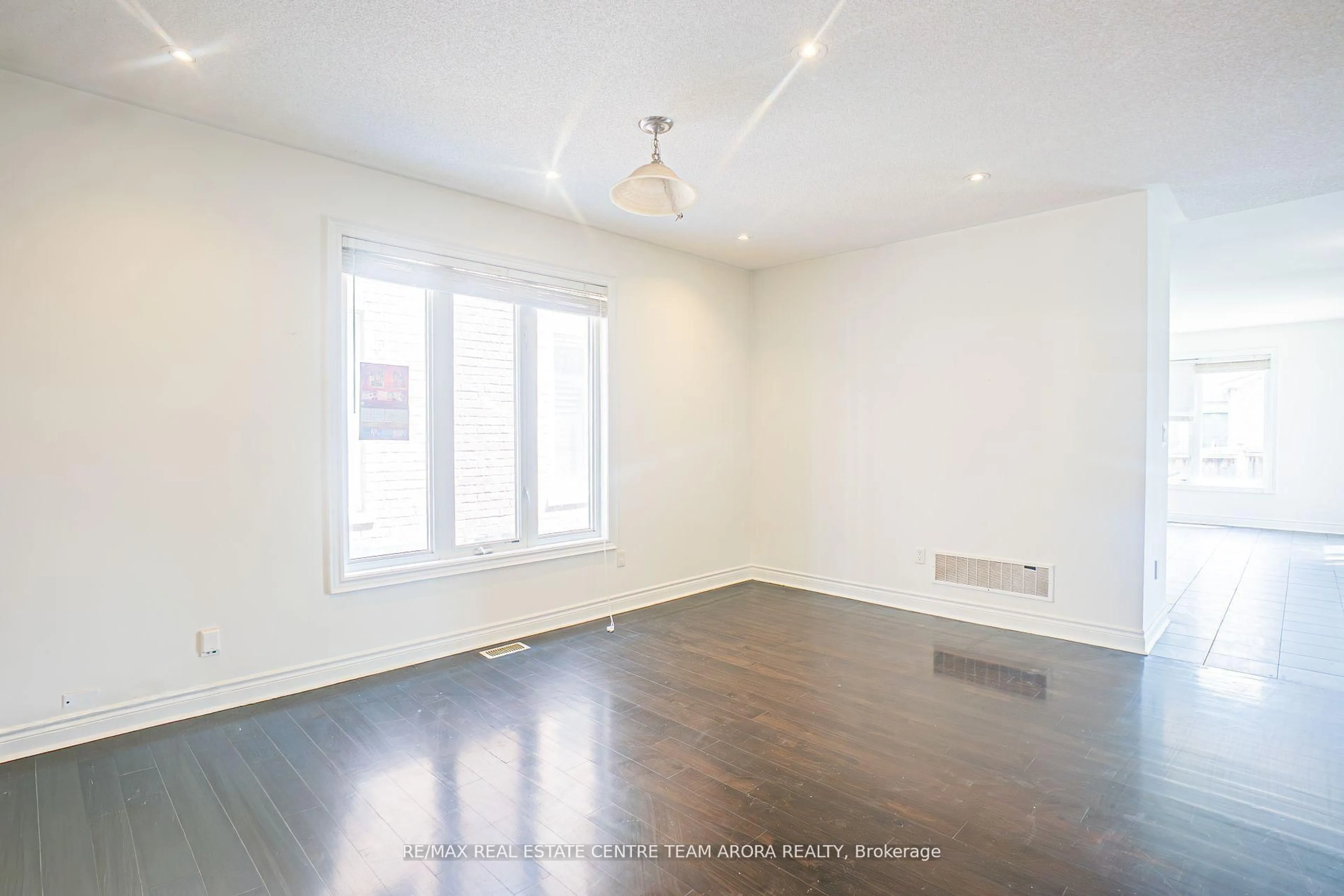 A pic of a room for 51 Elwin Rd, Brampton Ontario L6X 5J7