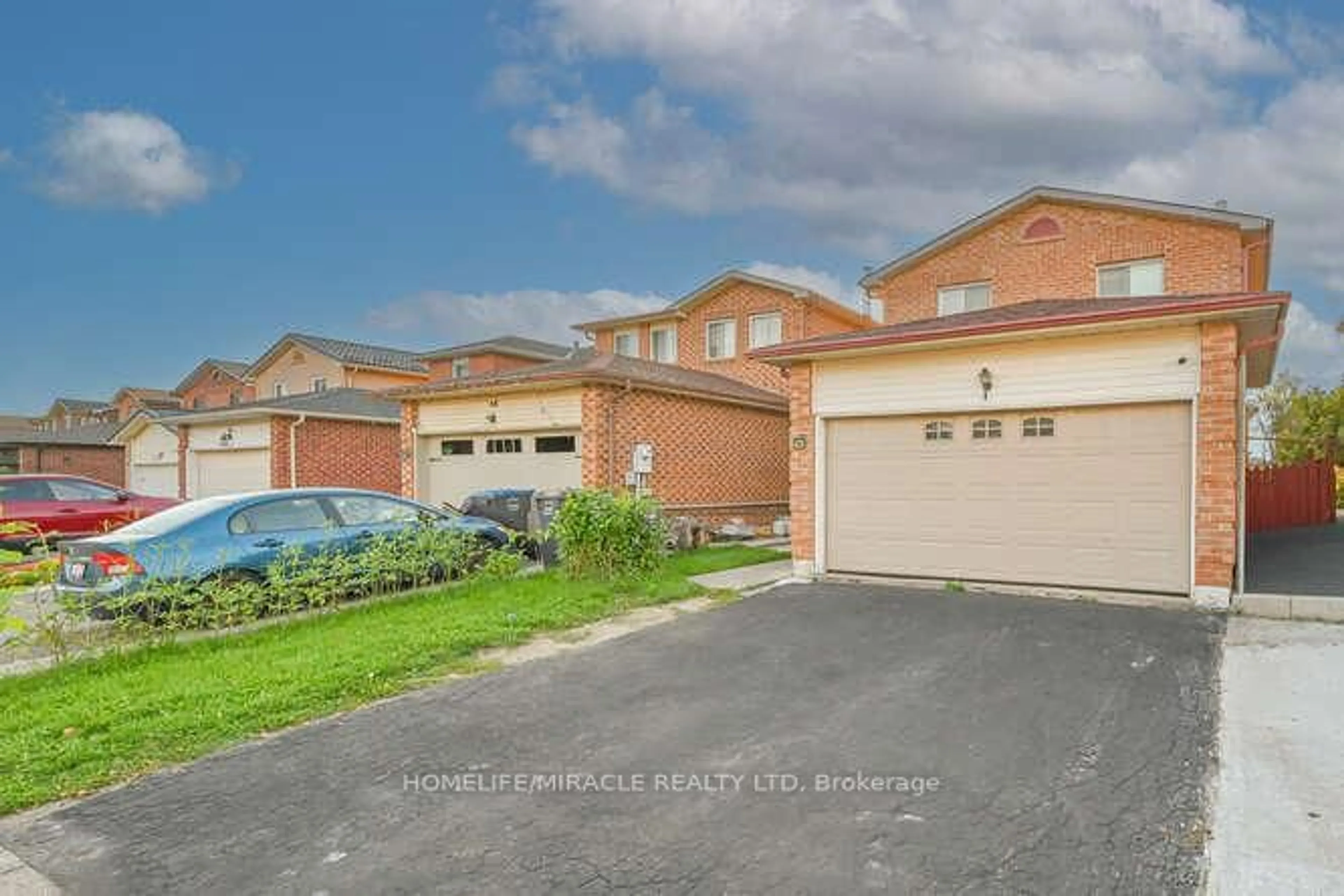 A pic from outside/outdoor area/front of a property/back of a property/a pic from drone, street for 66 Metzak Dr, Brampton Ontario L6Z 4N4