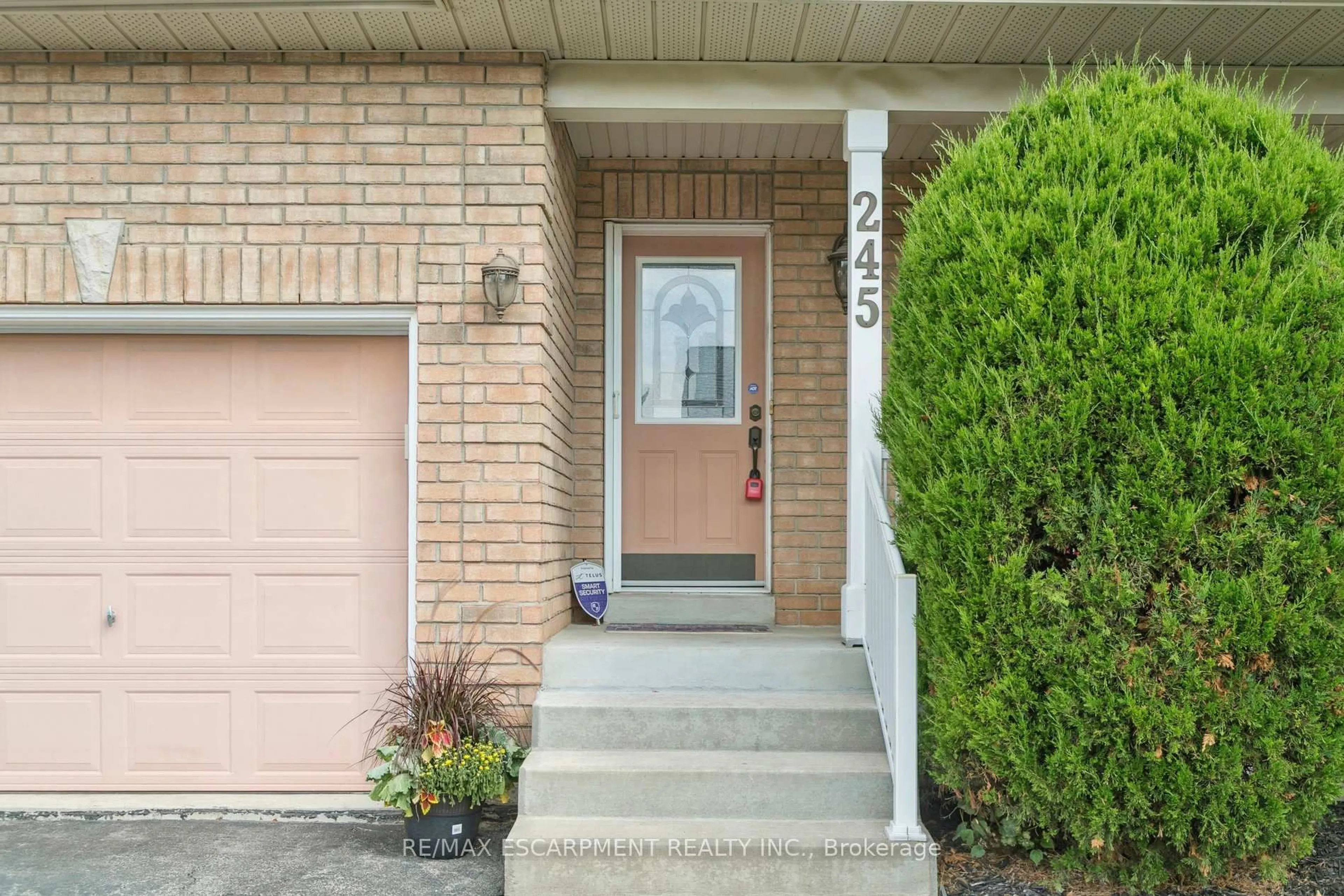 Indoor entryway for 245 Centennial Forest Dr, Milton Ontario L9T 5W9