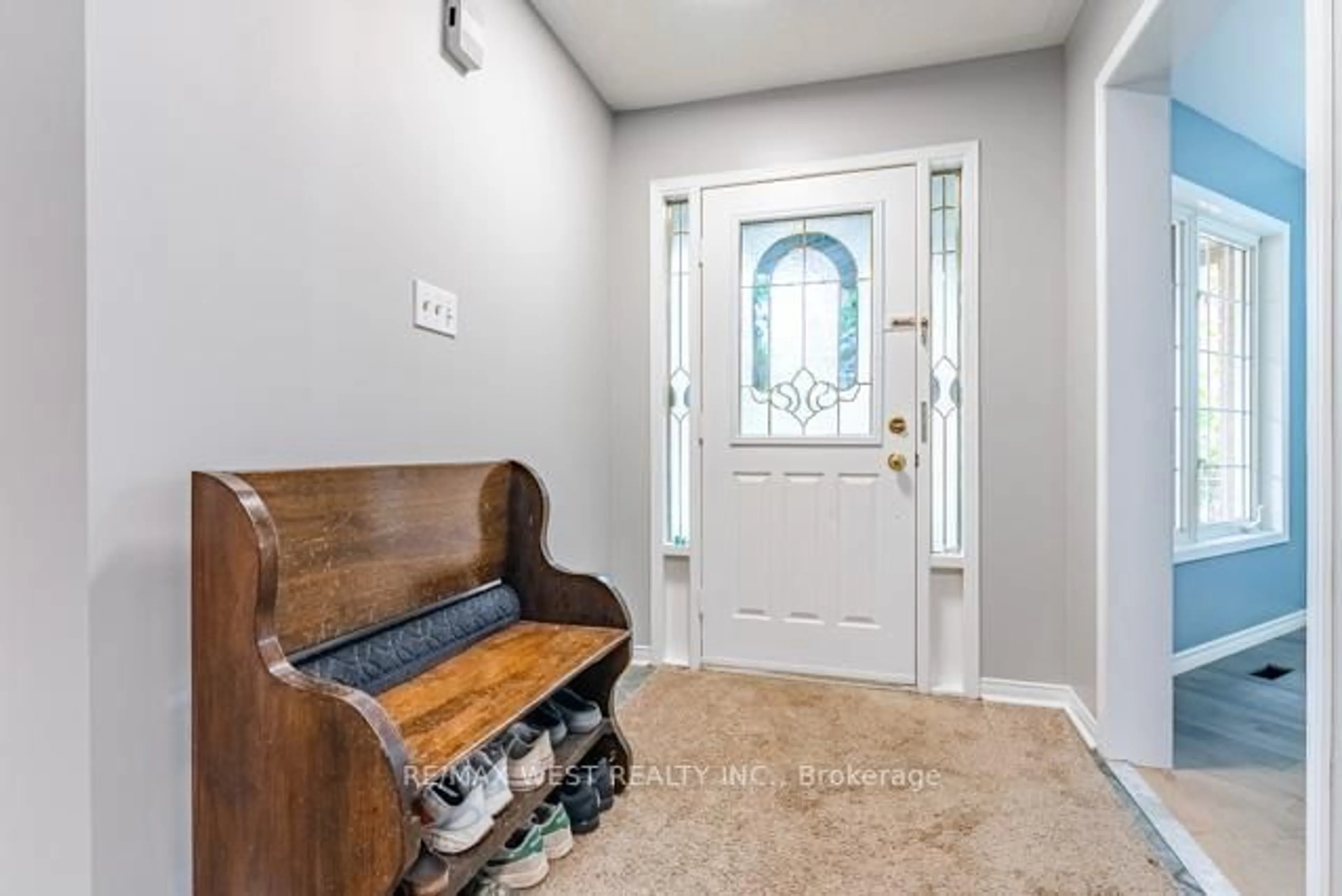 Indoor entryway for 57 Creekwood Dr, Brampton Ontario L7A 1J3