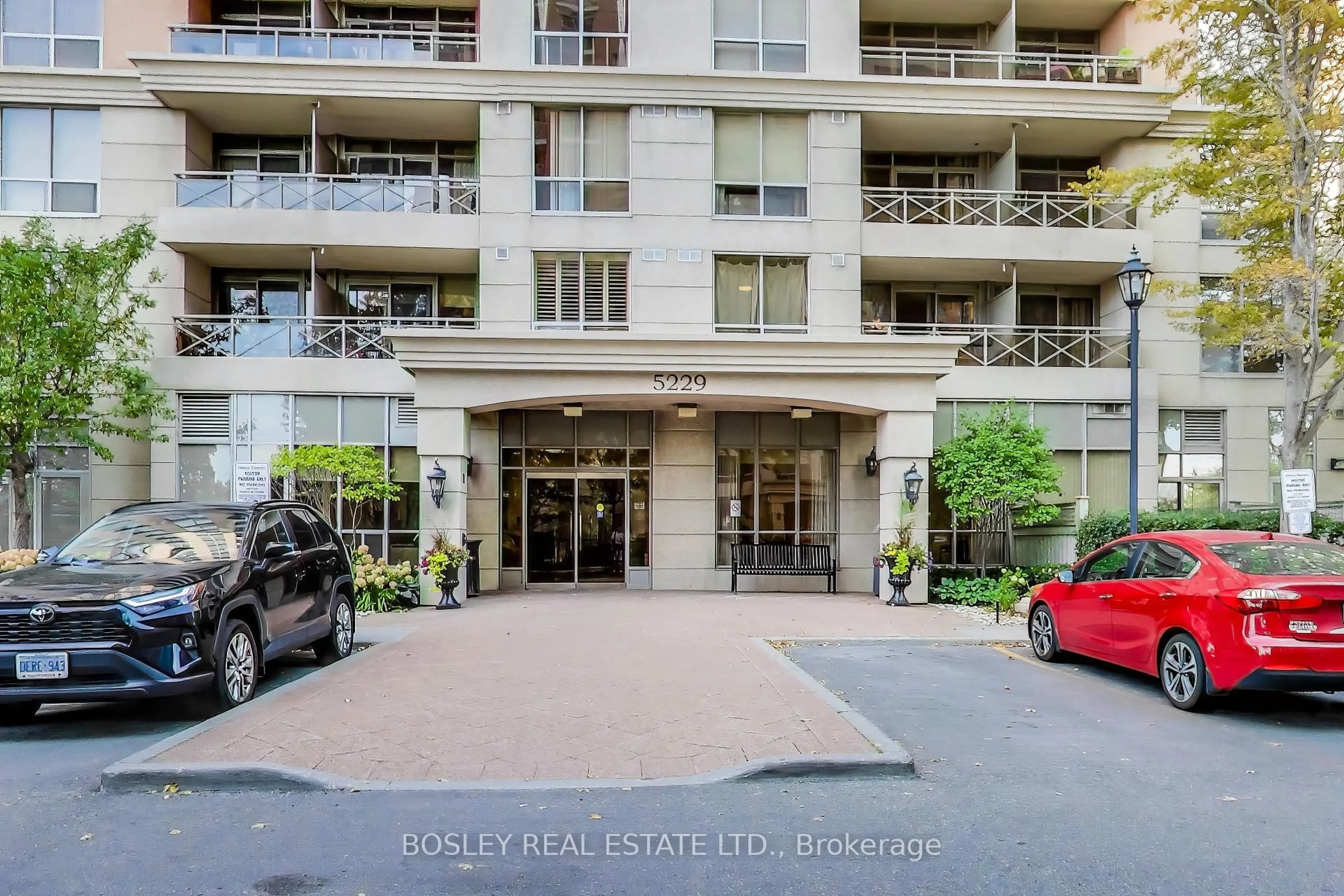 Unknown for 5229 Dundas St #PH03, Toronto Ontario M9B 6L9