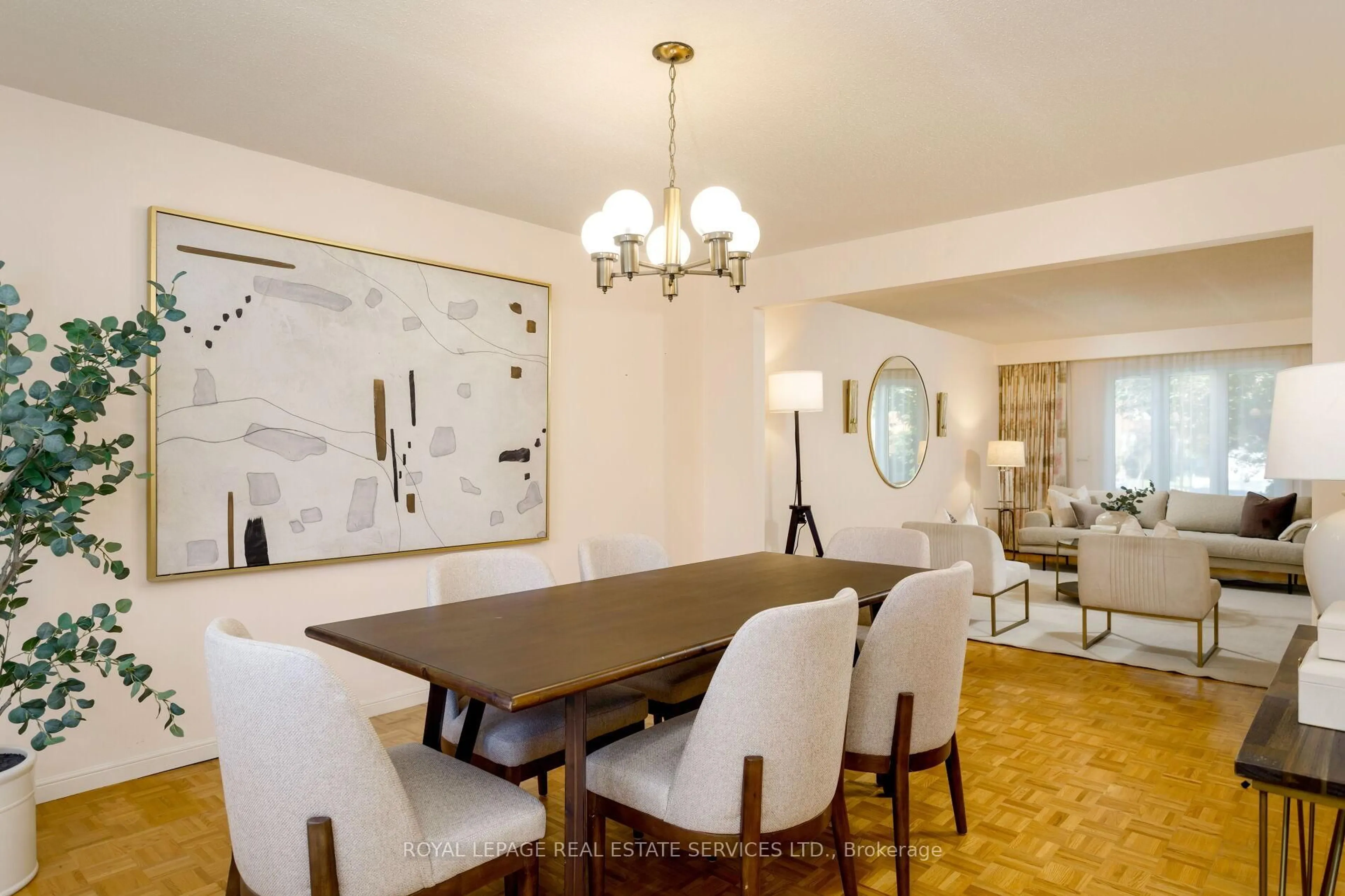 Dining room, unknown for 804 Willowbank Tr, Mississauga Ontario L4W 3M2