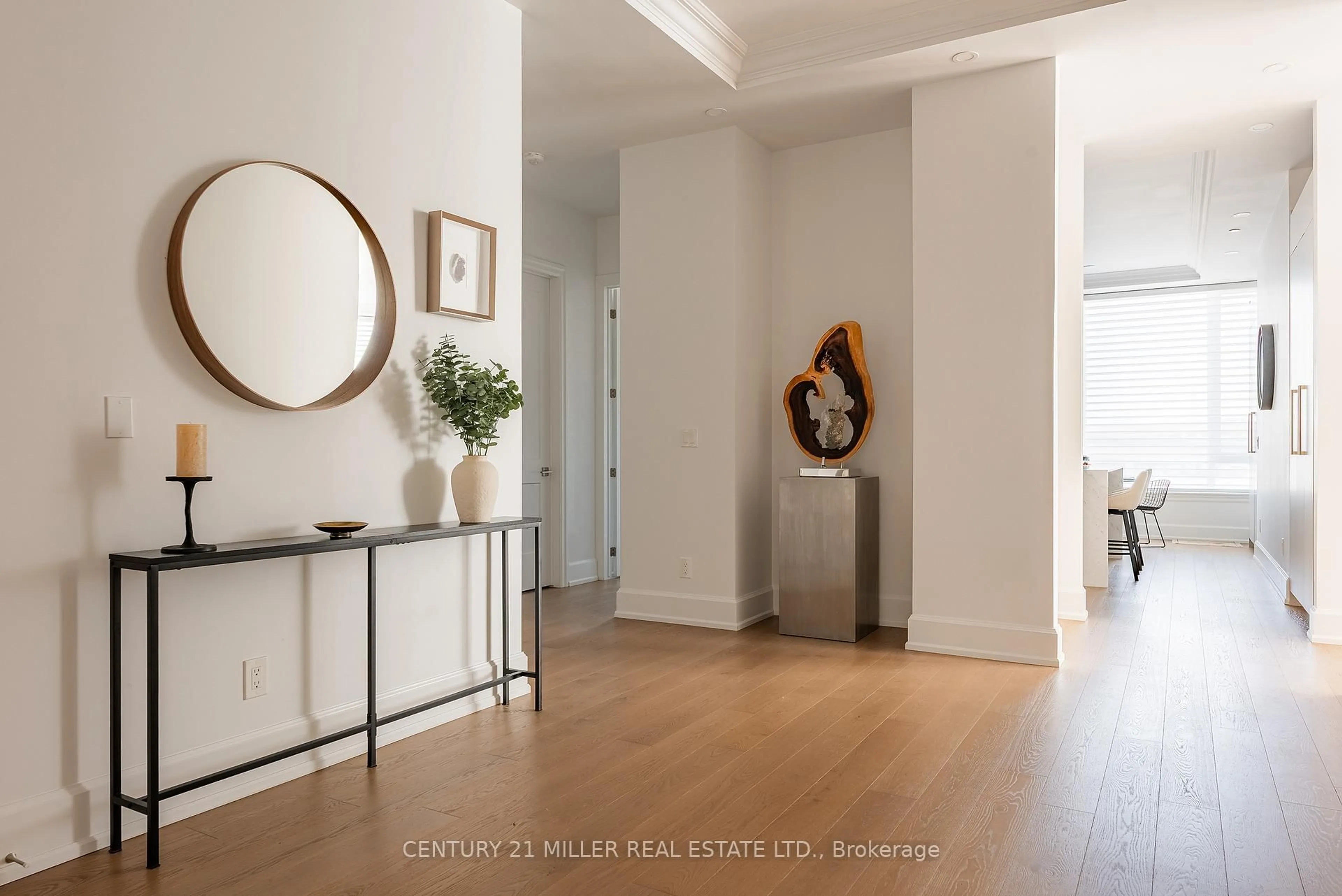 Indoor entryway for 1441 Elgin St #PH602, Burlington Ontario L7S 1E6