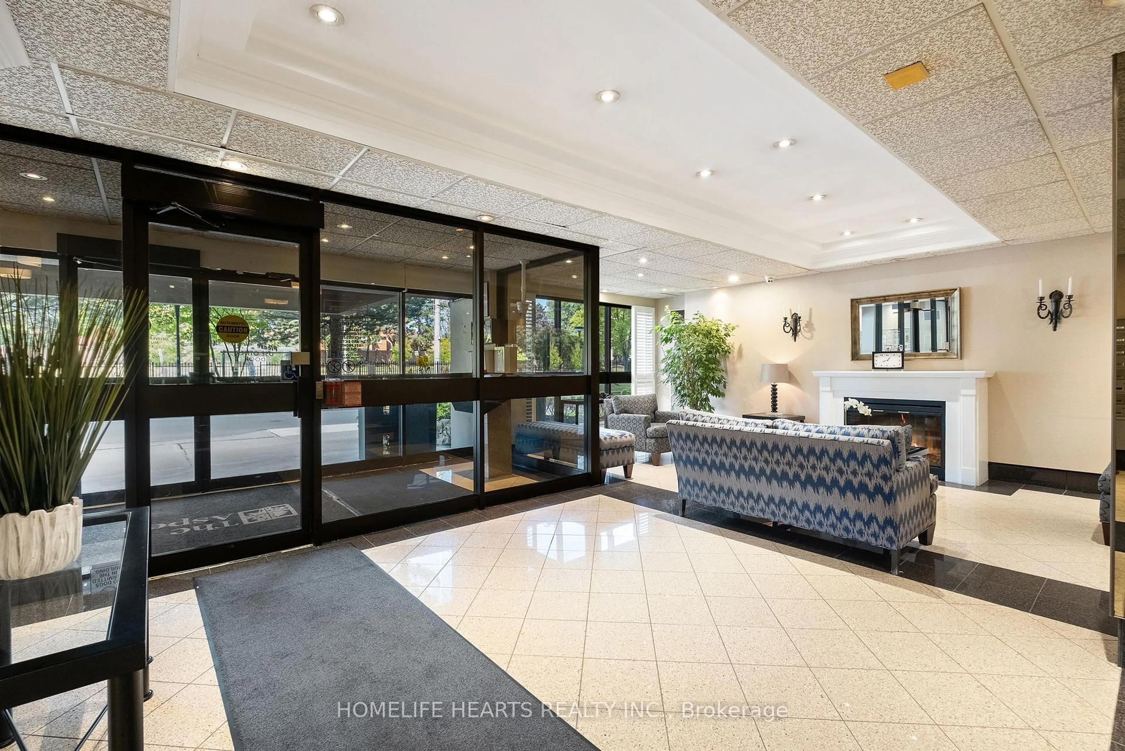 Lobby for 1300 Mississauga Valley Blvd #1111, Mississauga Ontario L5A 3S8